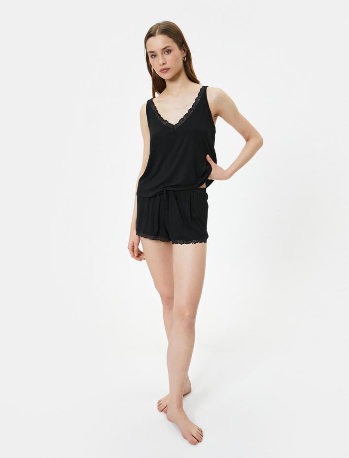  Atlet V Yaka Dantel Detaylı