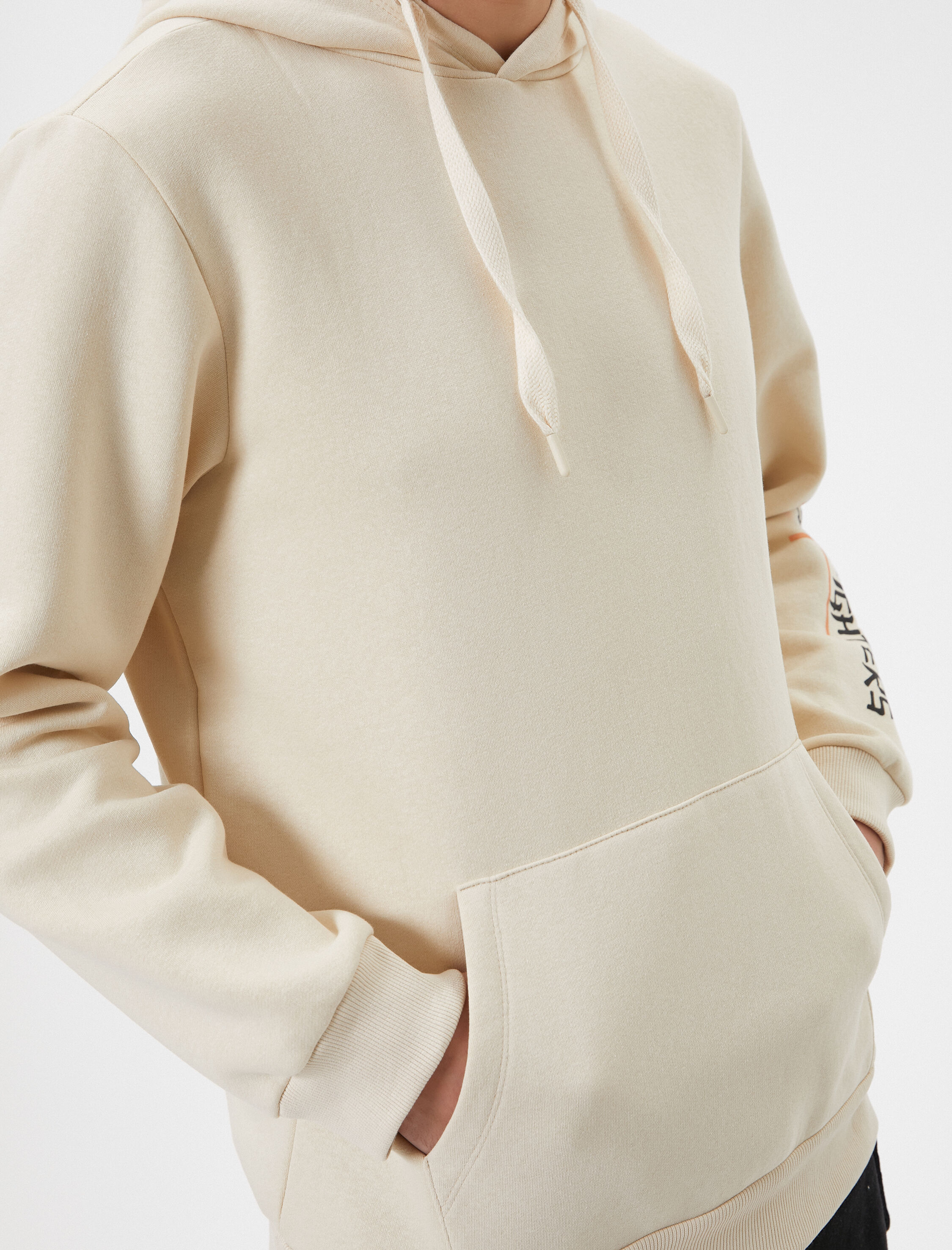   Kapşonlu Sweatshirt Arkası Baskılı Kanguru Cep Detaylı Şardonlu