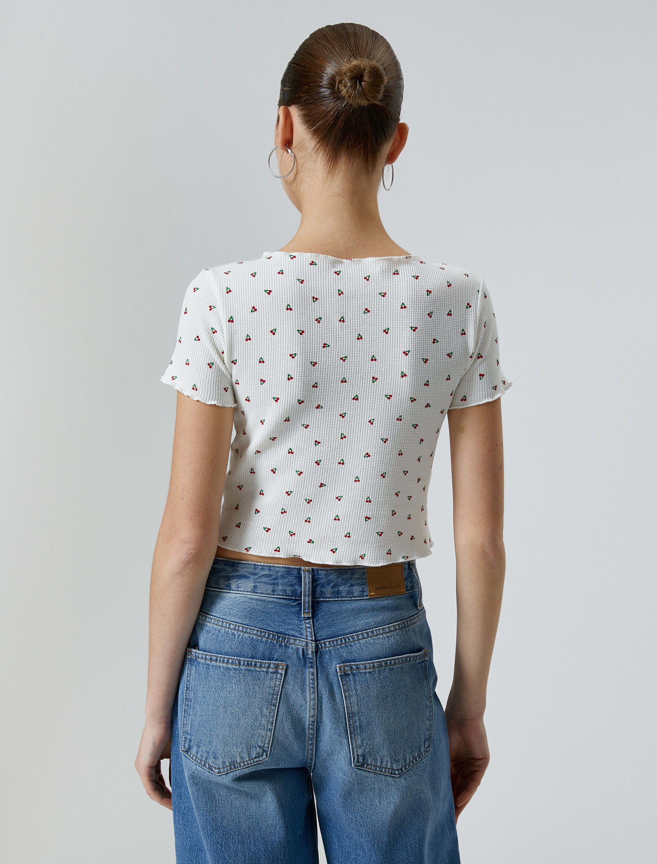   Kiraz Baskılı Crop Tişört Bisiklet Yaka Kısa Kollu Dokulu Pamuklu