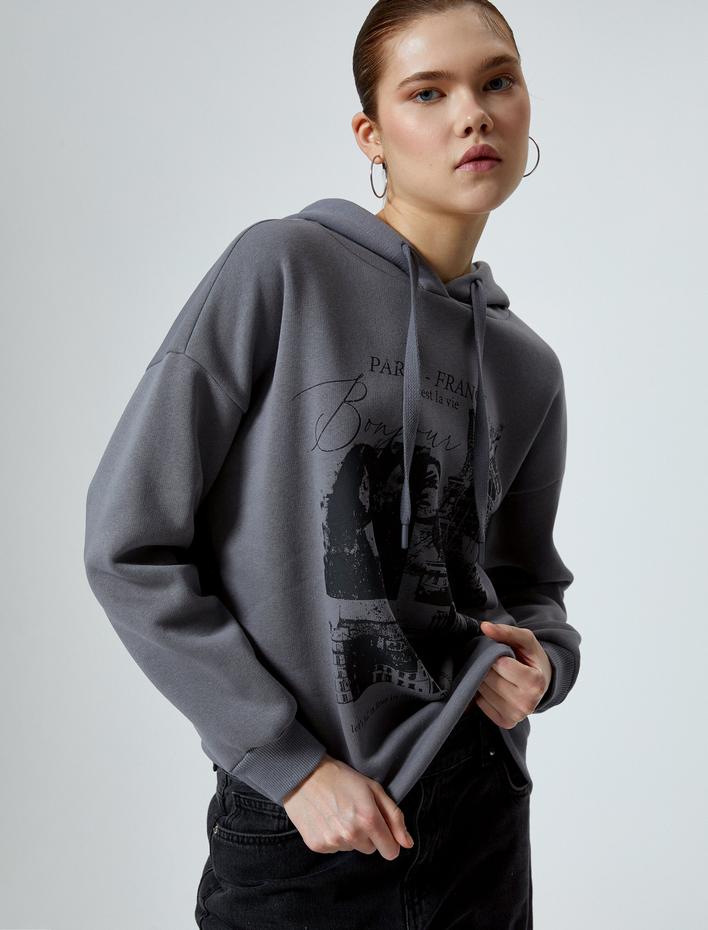  Şardonlu Kapşonlu Sweatshirt Baskılı Uzun Kollu