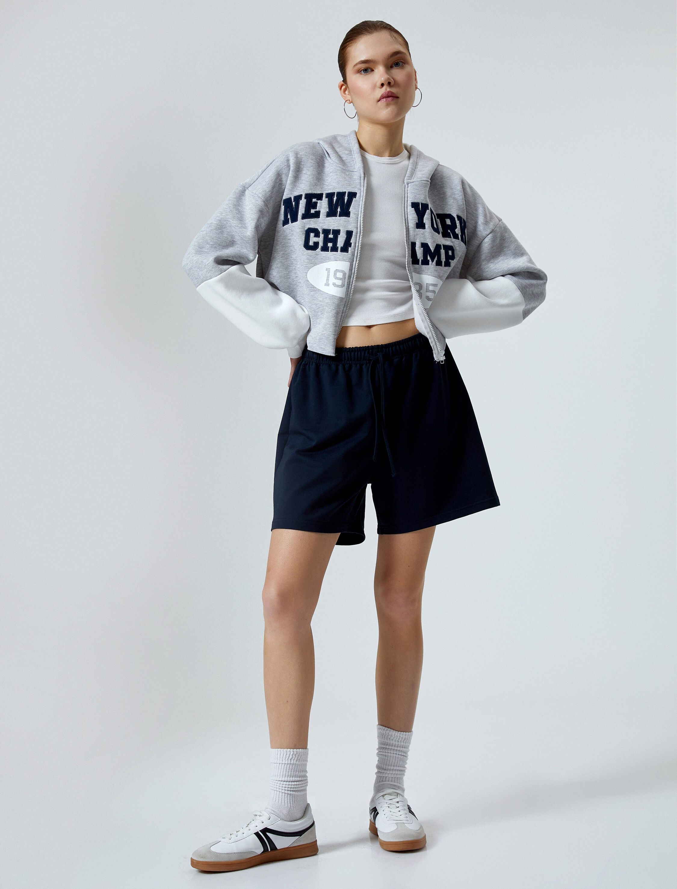   Şardonlu Kapüşonlu Fermuarlı Sweatshirt Crop Uzun Kollu İşlemeli