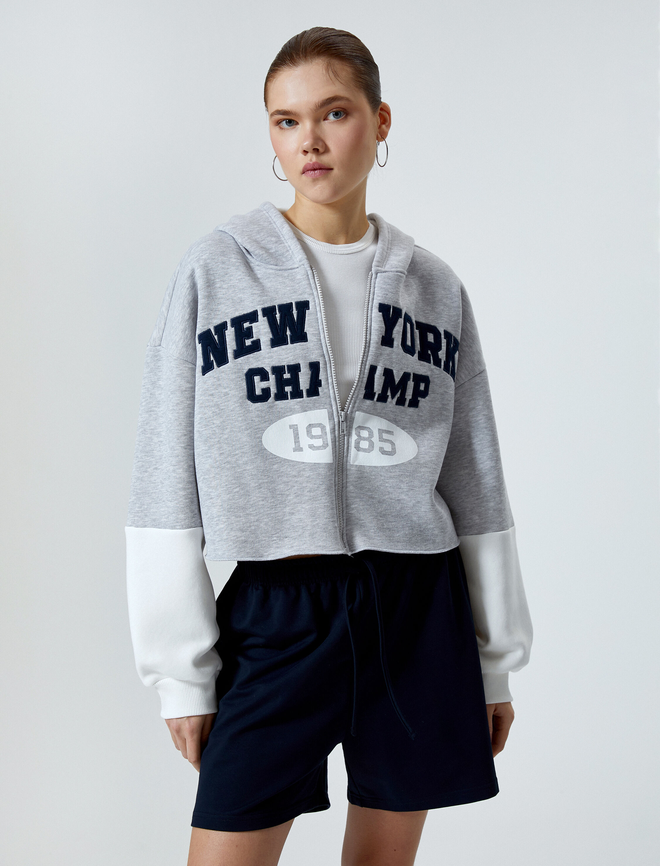   Şardonlu Kapüşonlu Fermuarlı Sweatshirt Crop Uzun Kollu İşlemeli