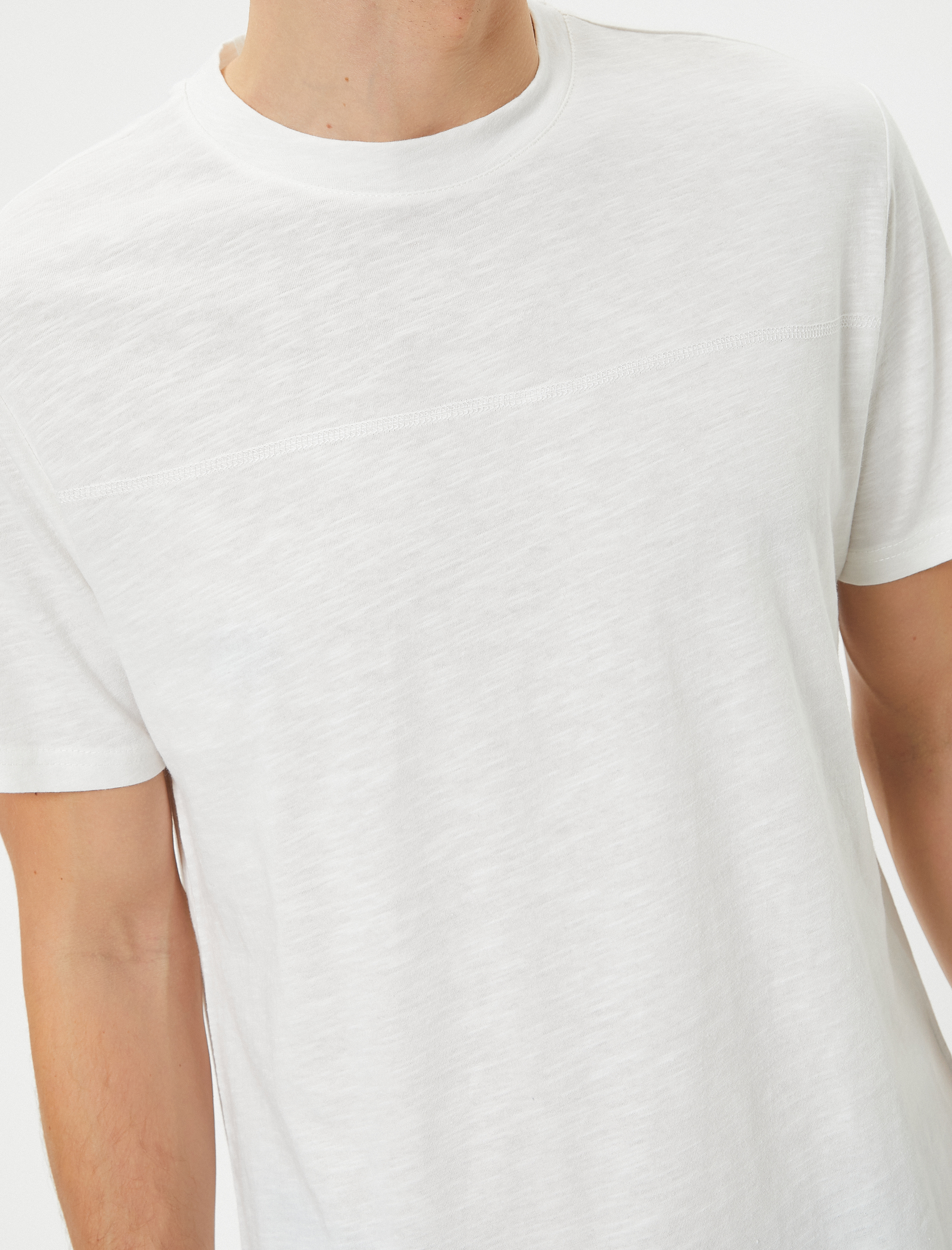   Bisiklet Yaka Tişört Dikiş Detaylı Kısa Kollu