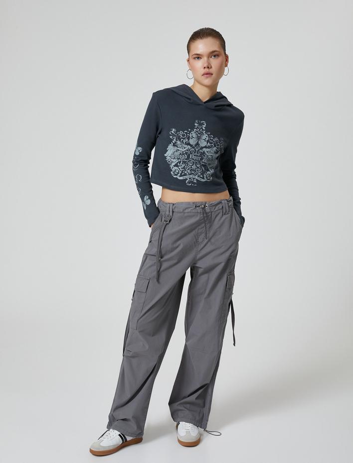  Crop Kapşonlu Sweatshirt Baskılı Uzun Kollu Soluk Efektli Pamuklu