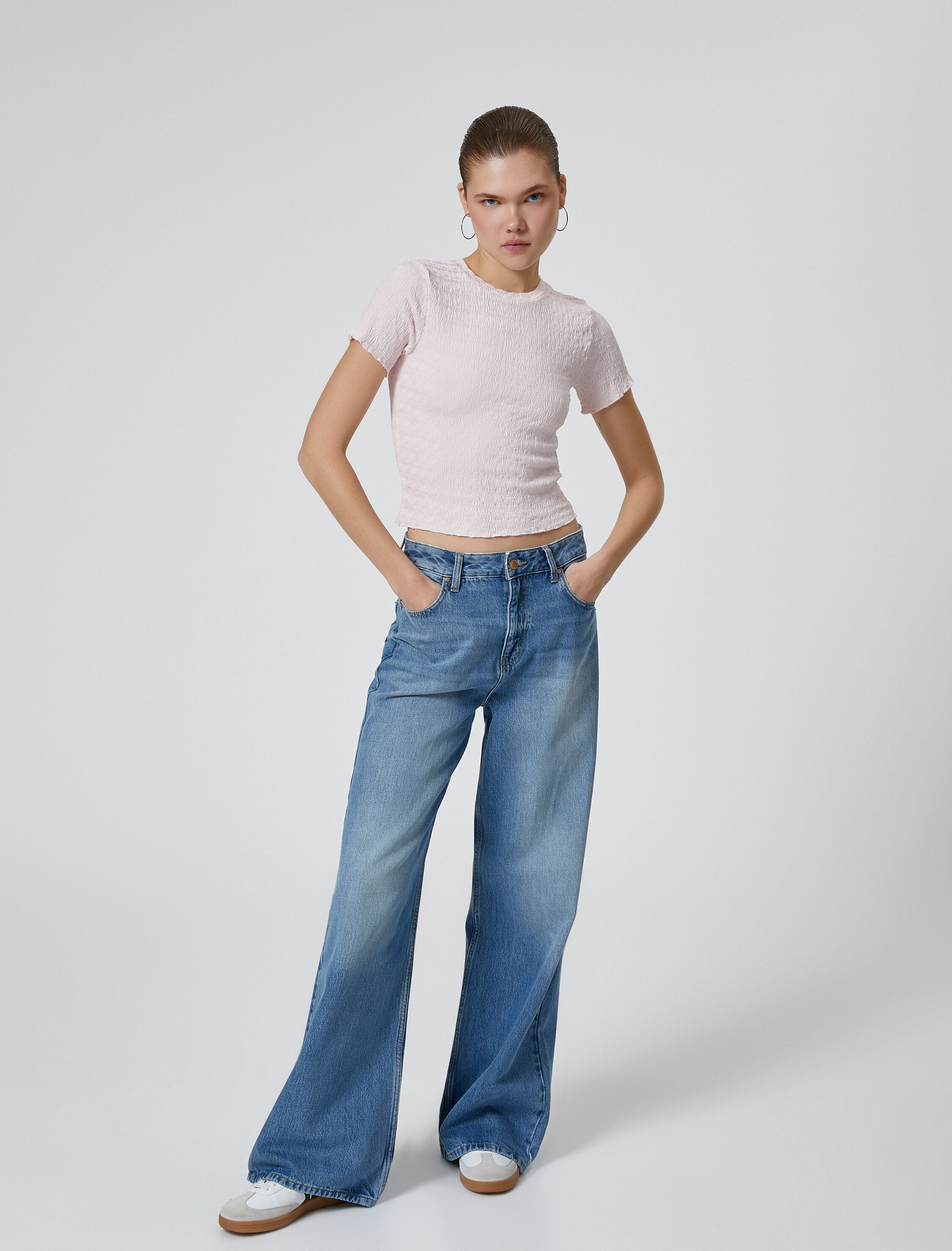   Dokulu Crop Tişört Kısa Kollu Bisiklet Yaka Slim Fit Bürümcük