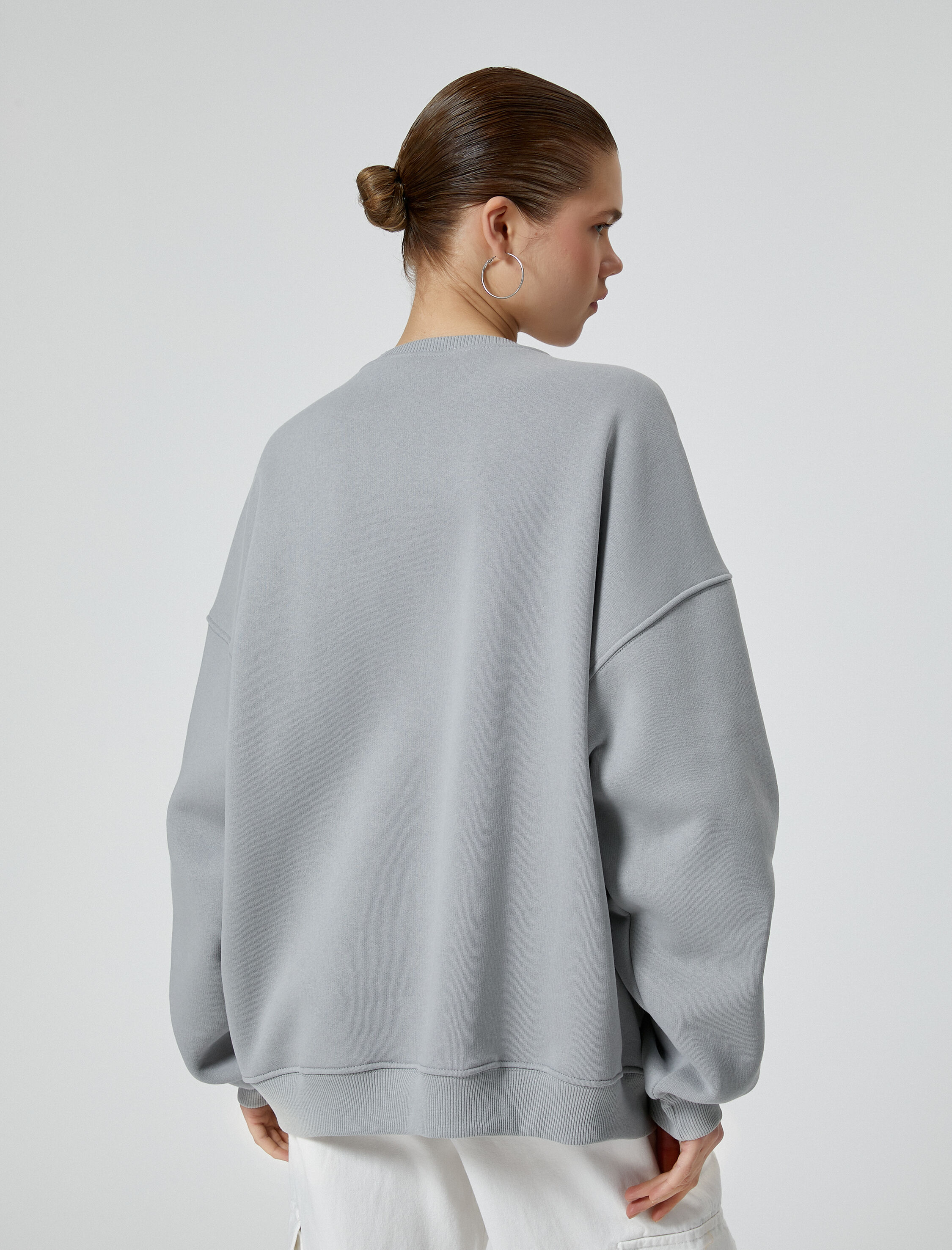   Şardonlu Kolej Oversize Sweatshirt Uzun Kollu Bisiklet Yaka