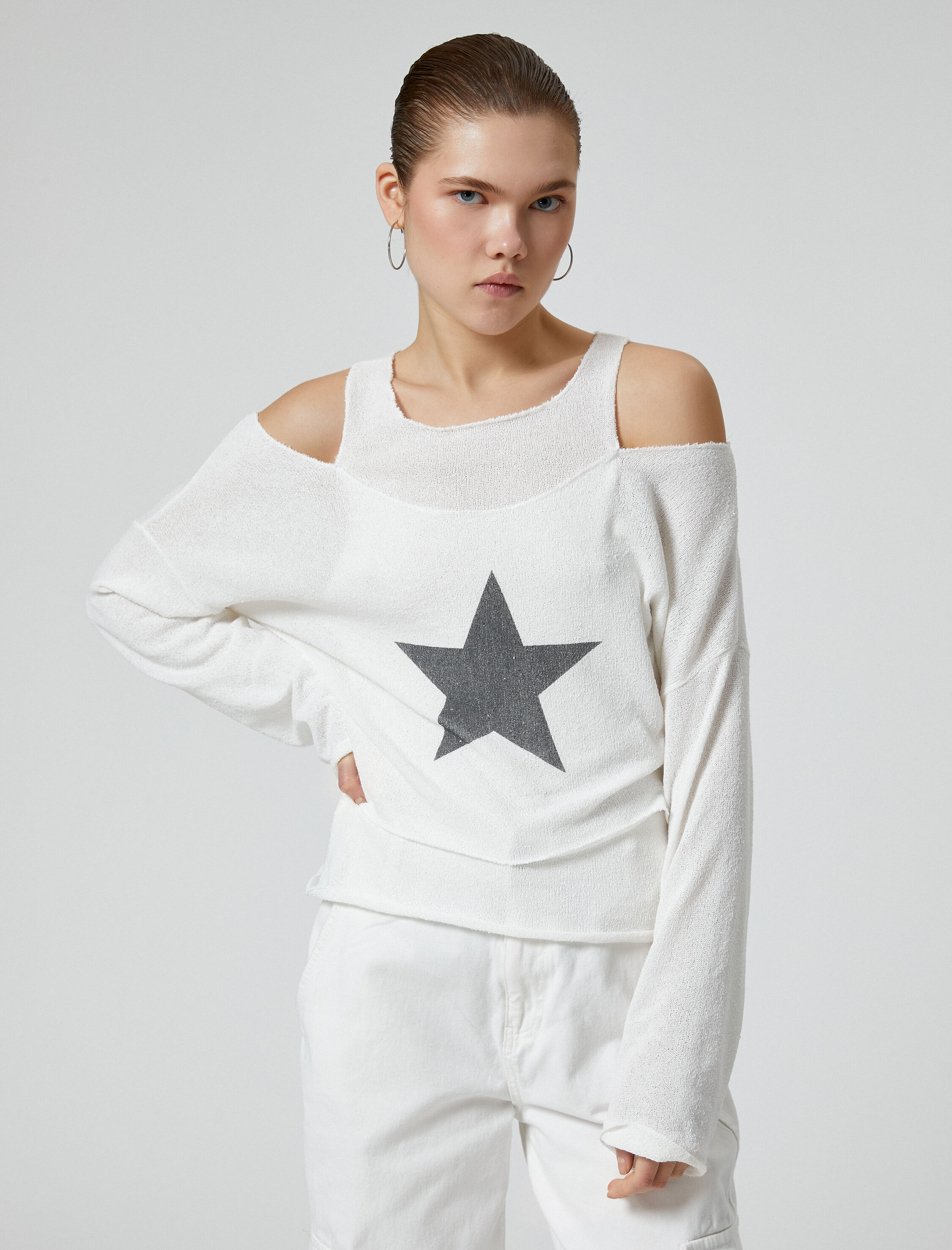   Pencere Detaylı Tişört Bisiklet yaka Uzun Kollu Yıldız Baskılı