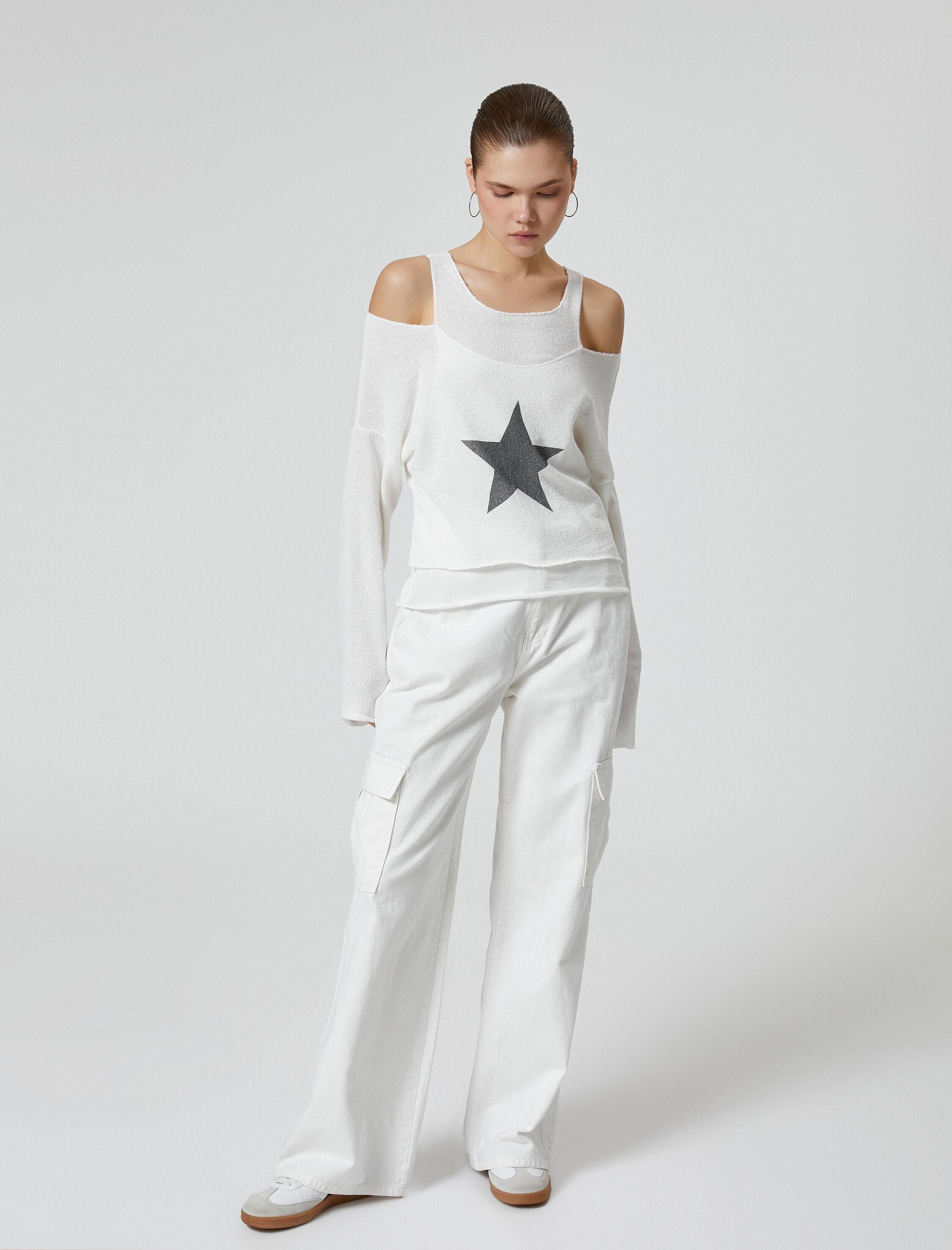   Pencere Detaylı Tişört Bisiklet yaka Uzun Kollu Yıldız Baskılı