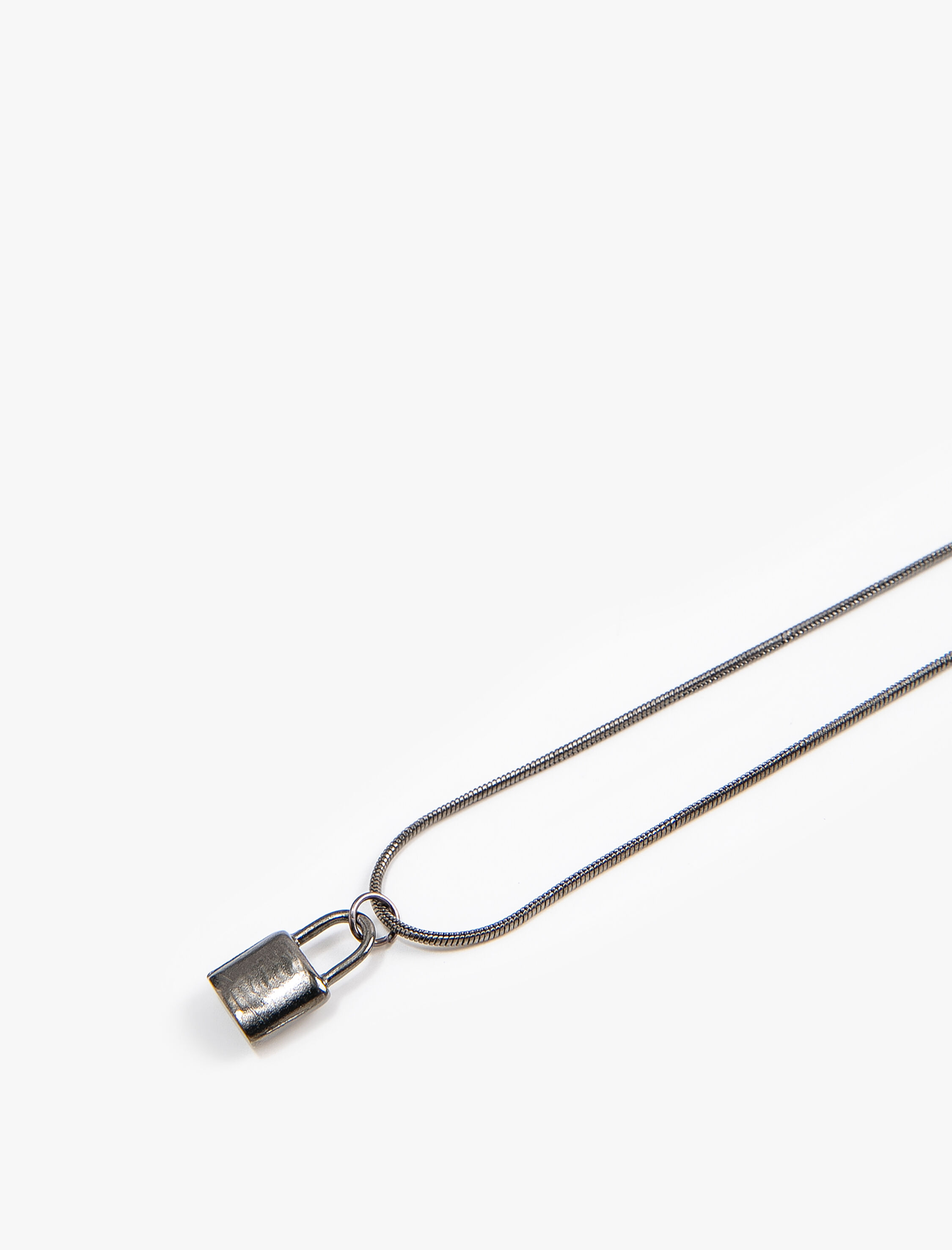 Erkek Zincir Kolye Kilit Metal Charm Detaylı Sallantılı