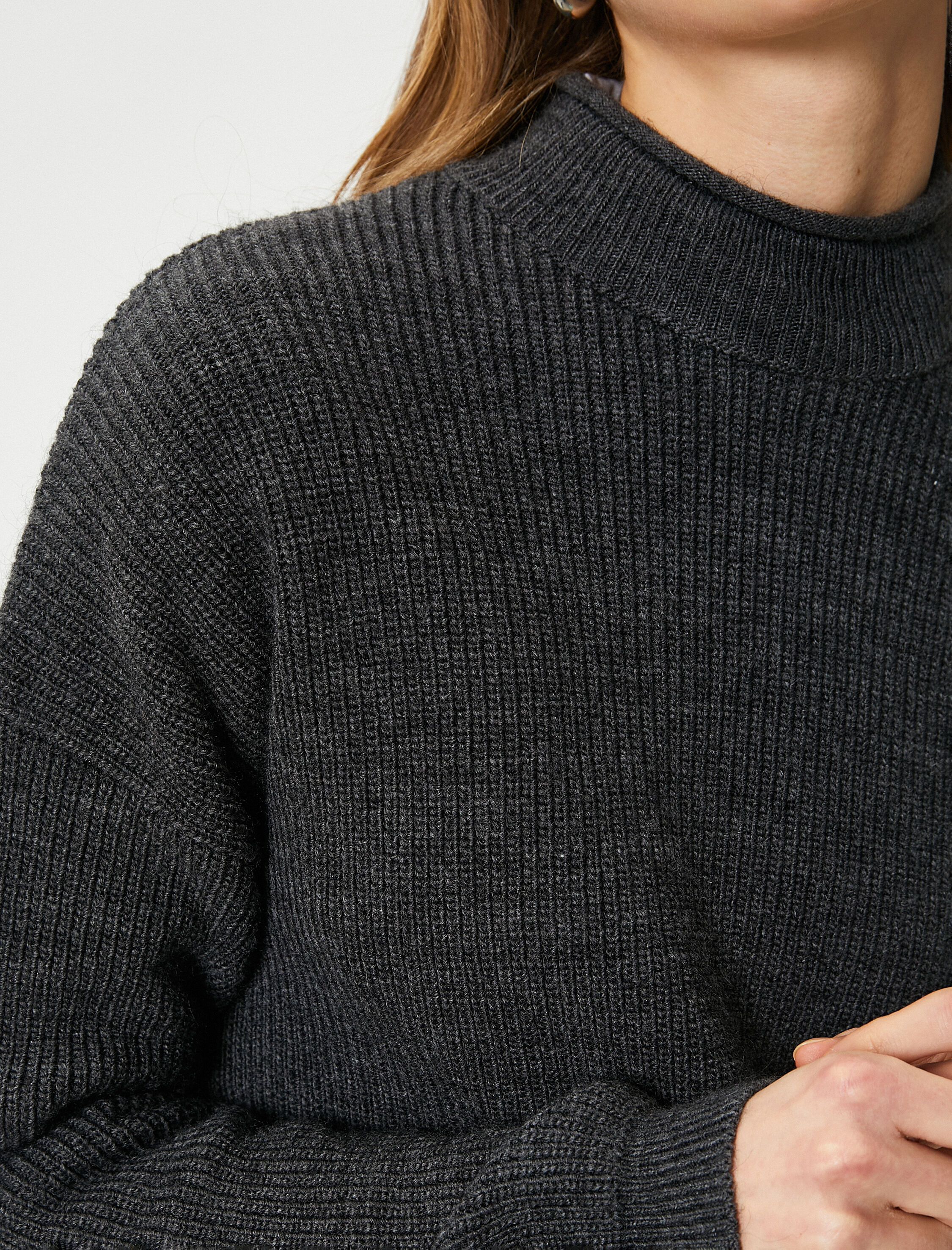   Örgü Kazak Yarım Balıkçı Yaka Çiçek Nakışlı - El Emeği Koleksiyonu