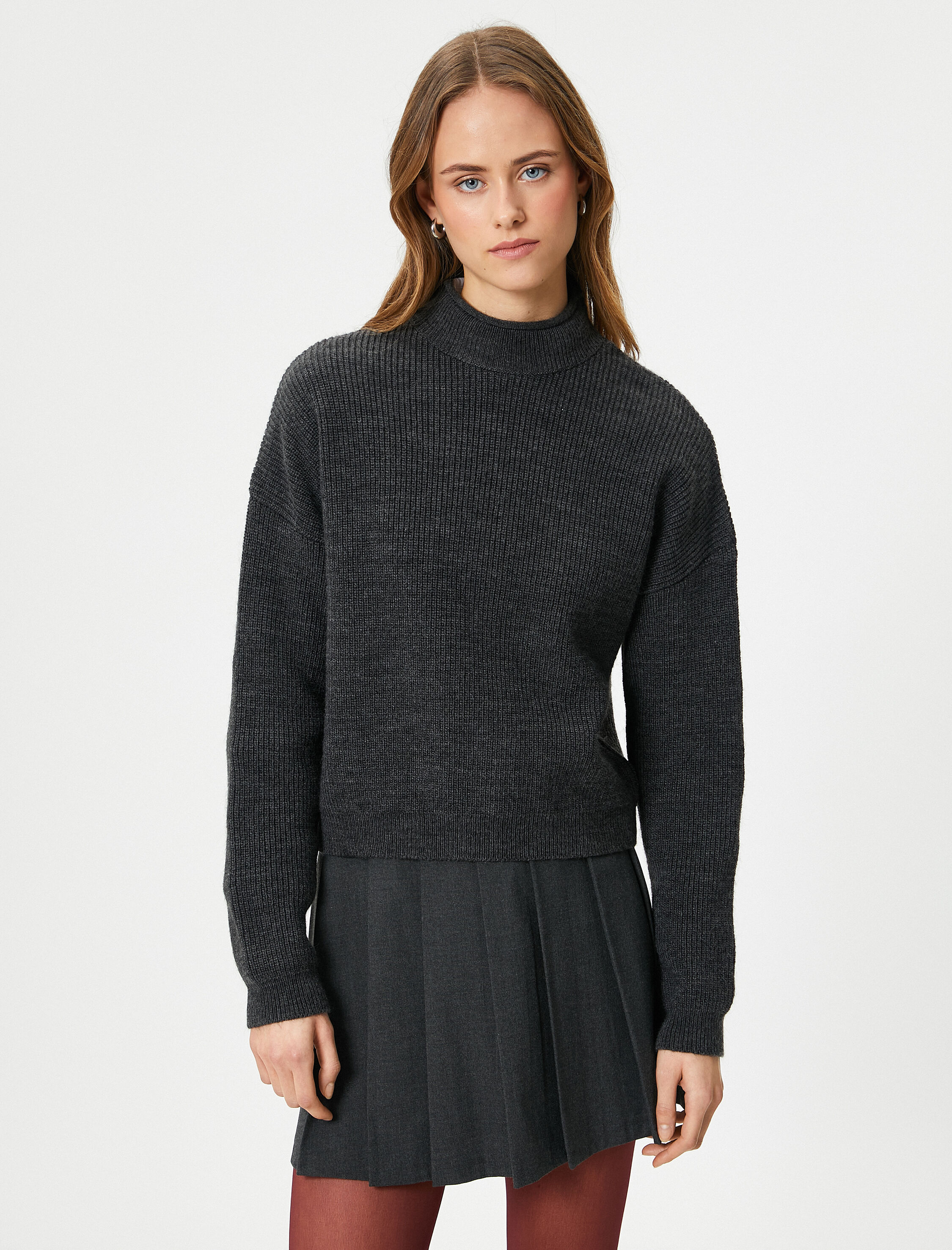   Örgü Kazak Yarım Balıkçı Yaka Çiçek Nakışlı - El Emeği Koleksiyonu