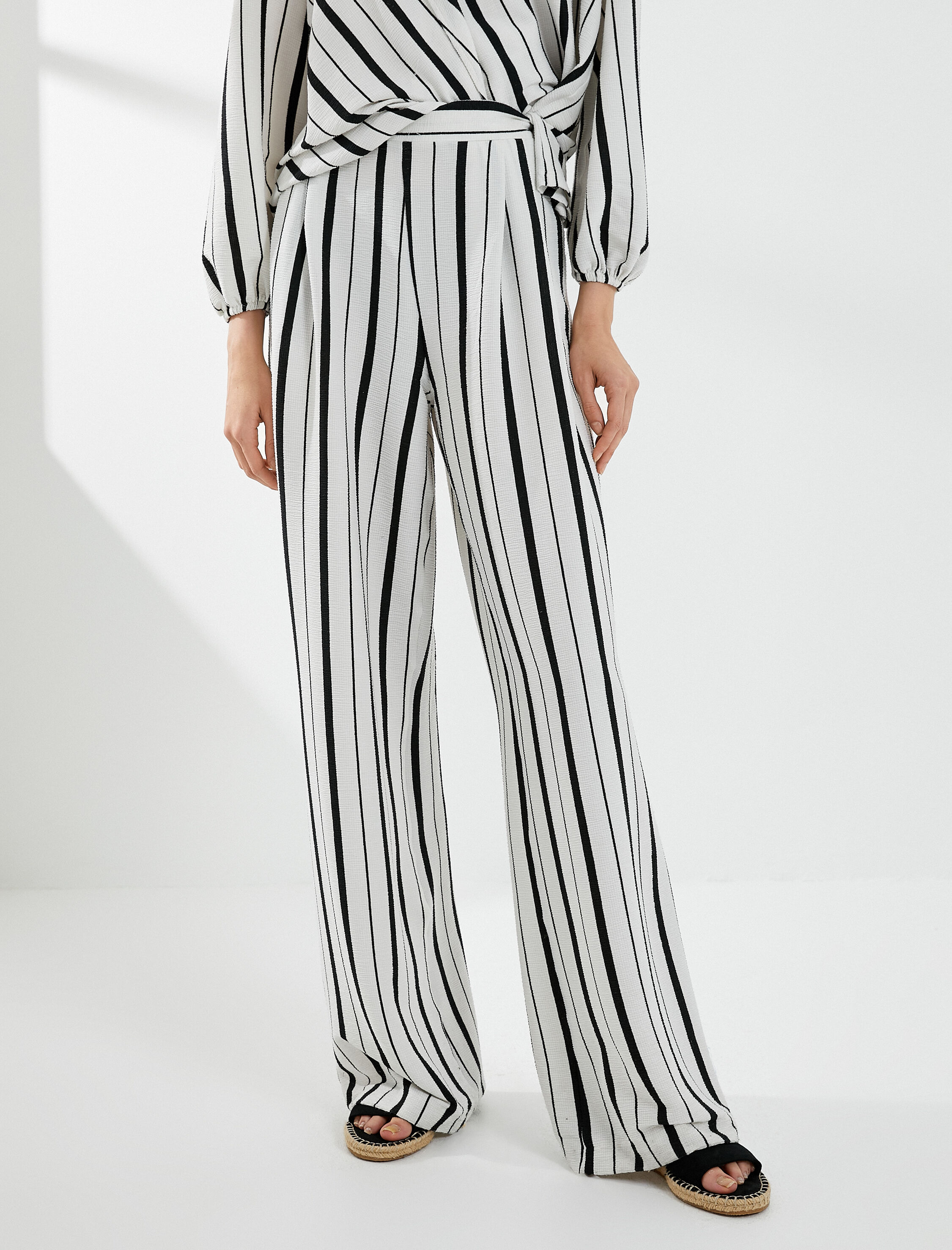   Bol Paça Pantolon Yüksek Bel Rahat Kesim Dokulu