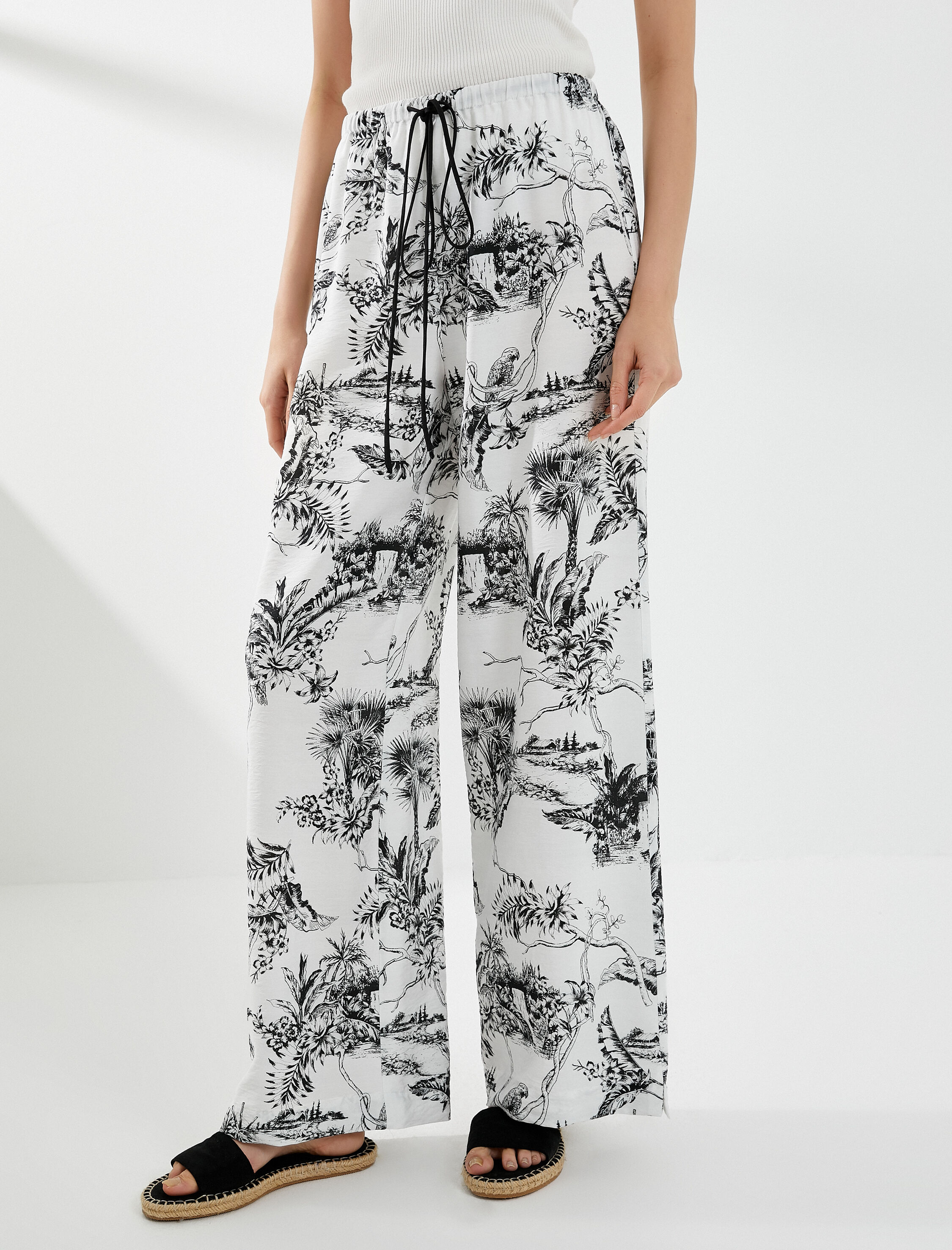   Çiçekli Bol Paça Pantolon Beli Bağlamalı Viskoz Kumaş Karışımlı