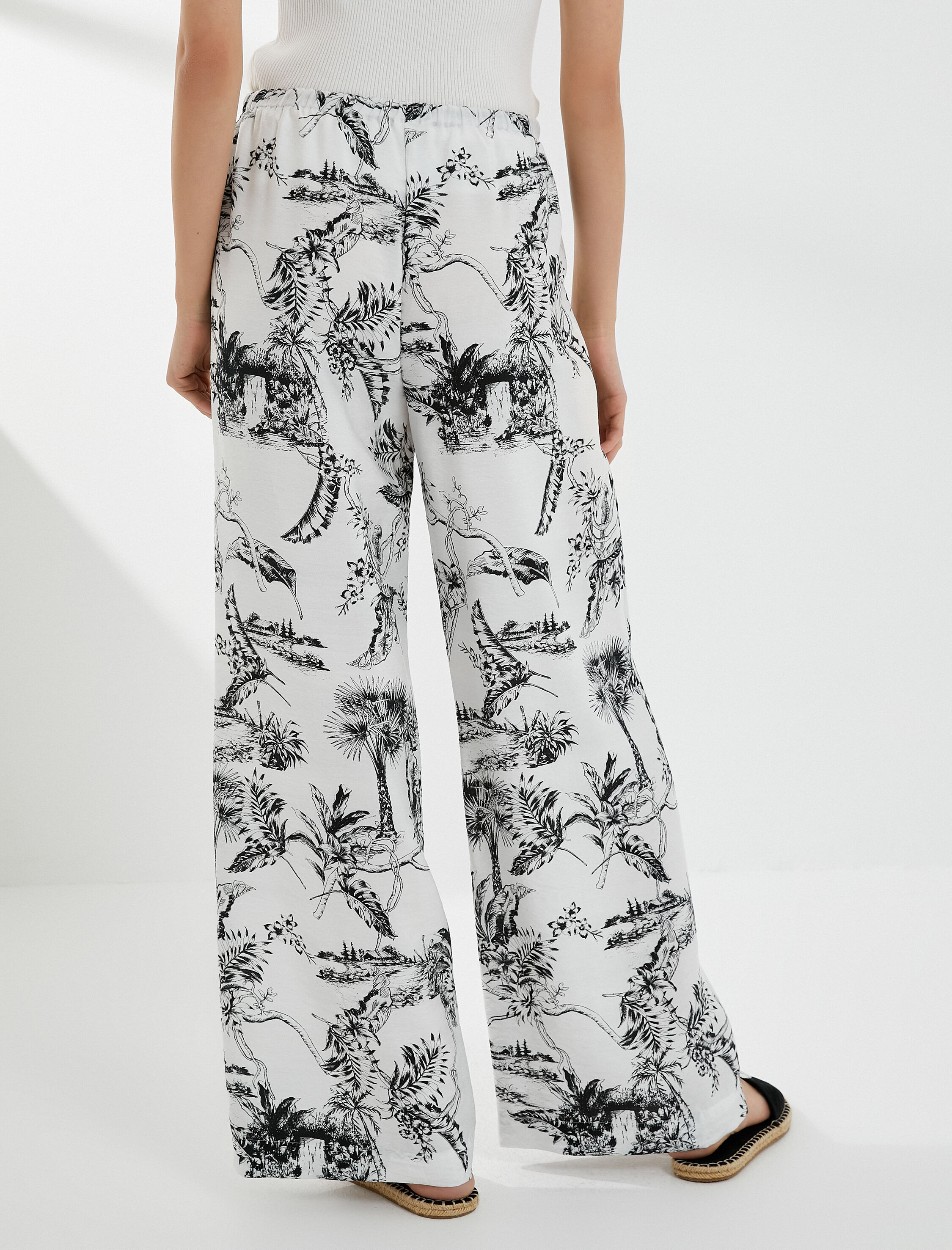   Çiçekli Bol Paça Pantolon Beli Bağlamalı Viskoz Kumaş Karışımlı