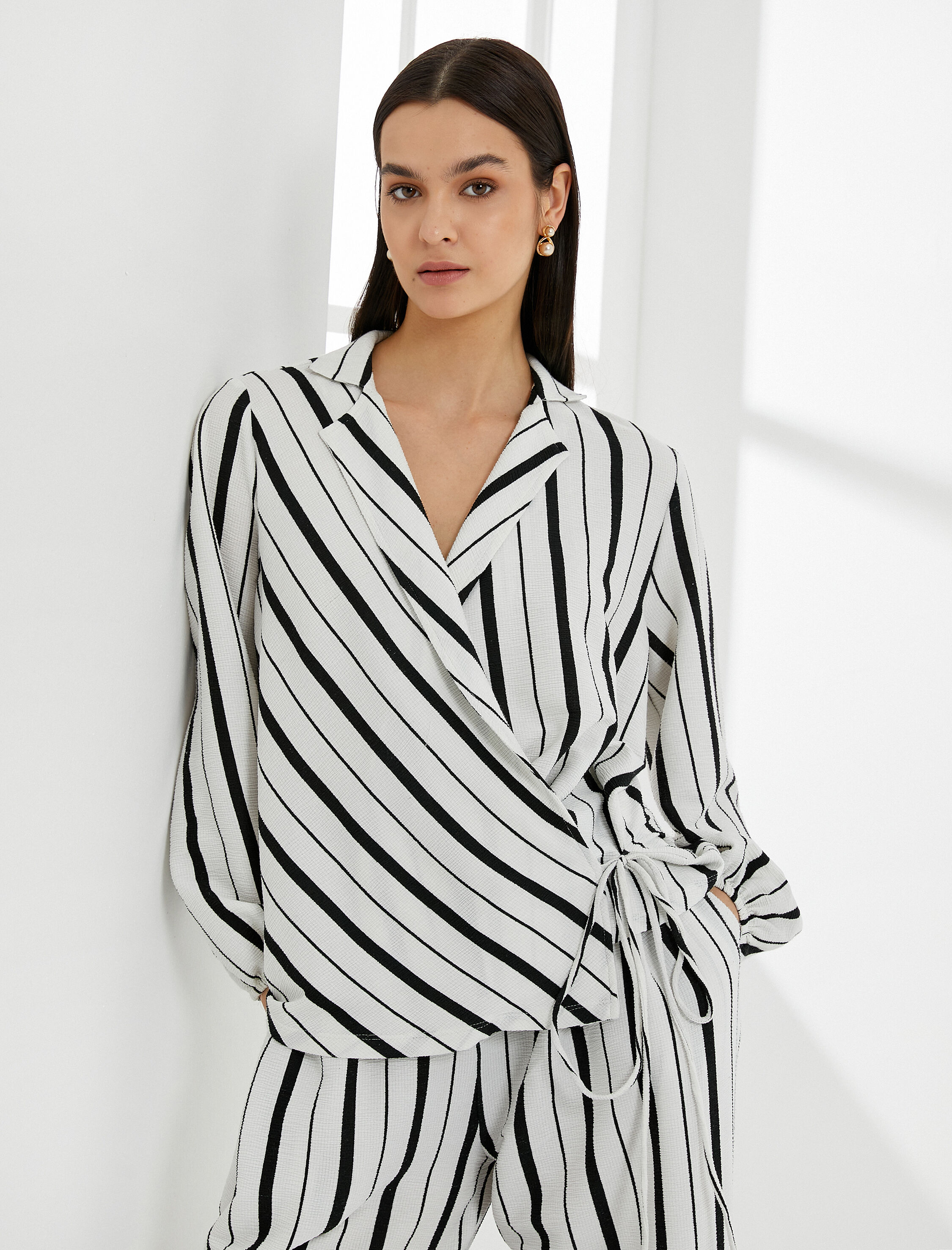   Bluz Kruvaze Bağlamalı Uzun Kollu