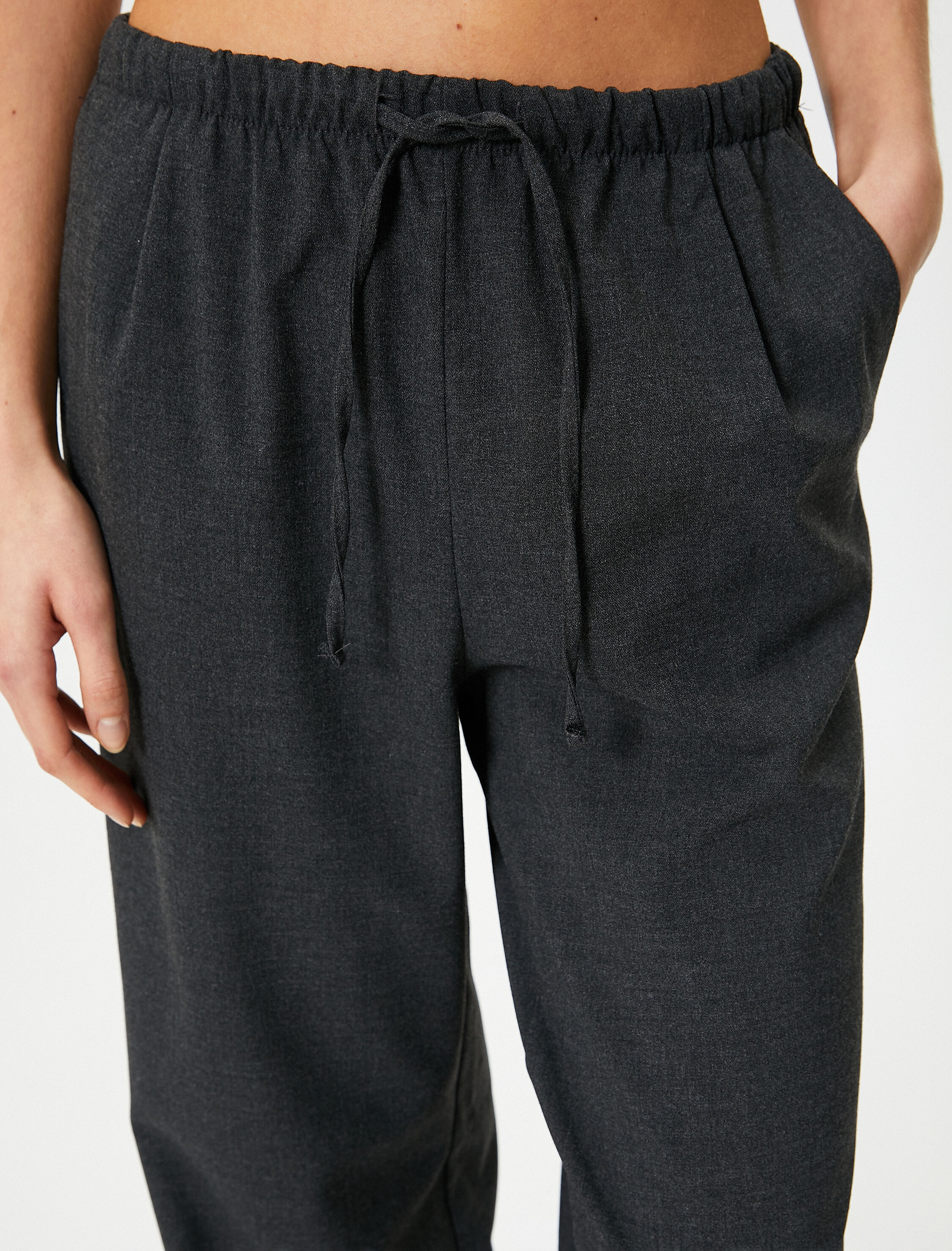   Bol Paça Pantolon Beli Bağcıklı Rahat Kesim Cep Detaylı