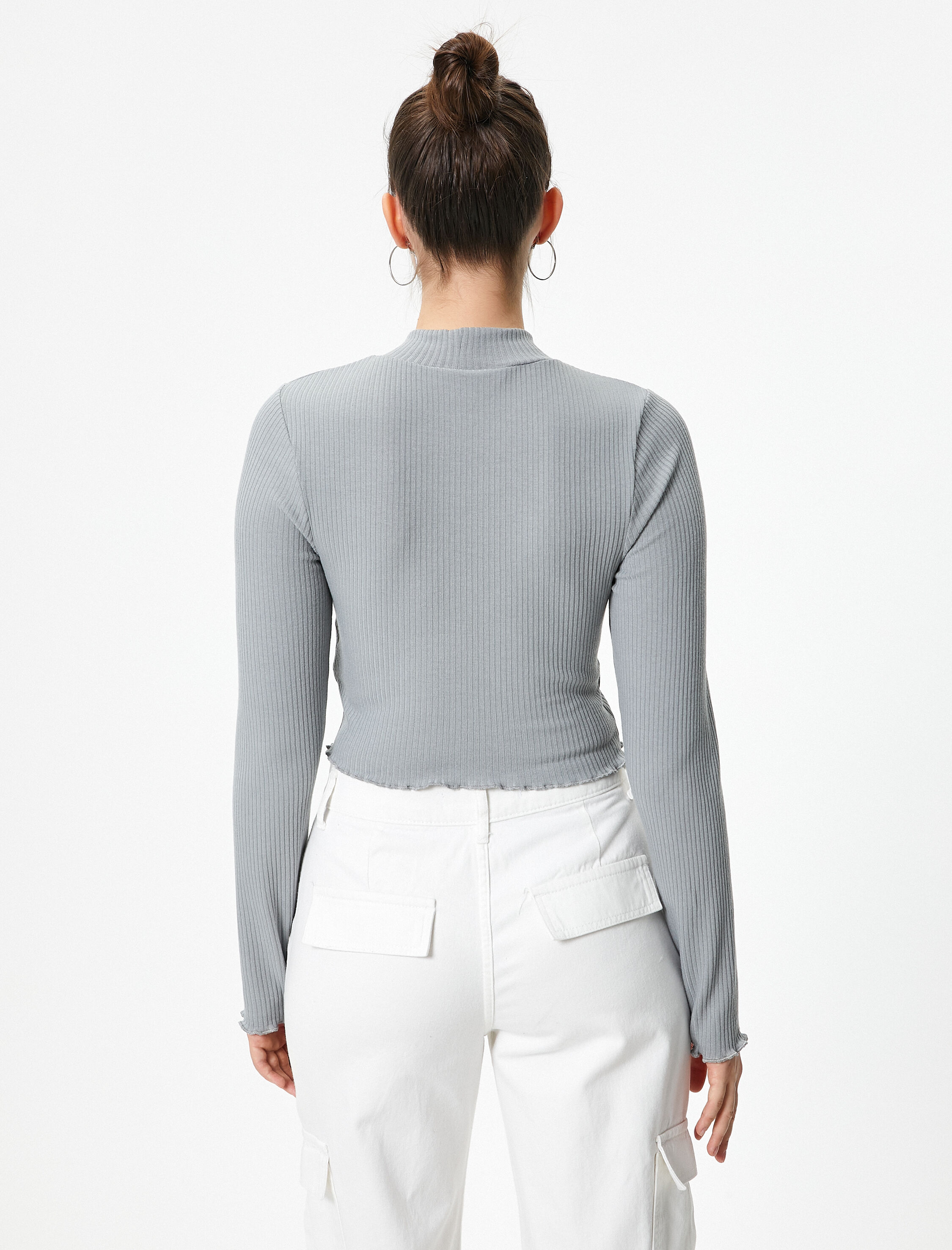   Dik Yaka Crop Tişört Asimetrik Kesim Uzun Kollu Yıldız Baskı Detaylı Ribanalı