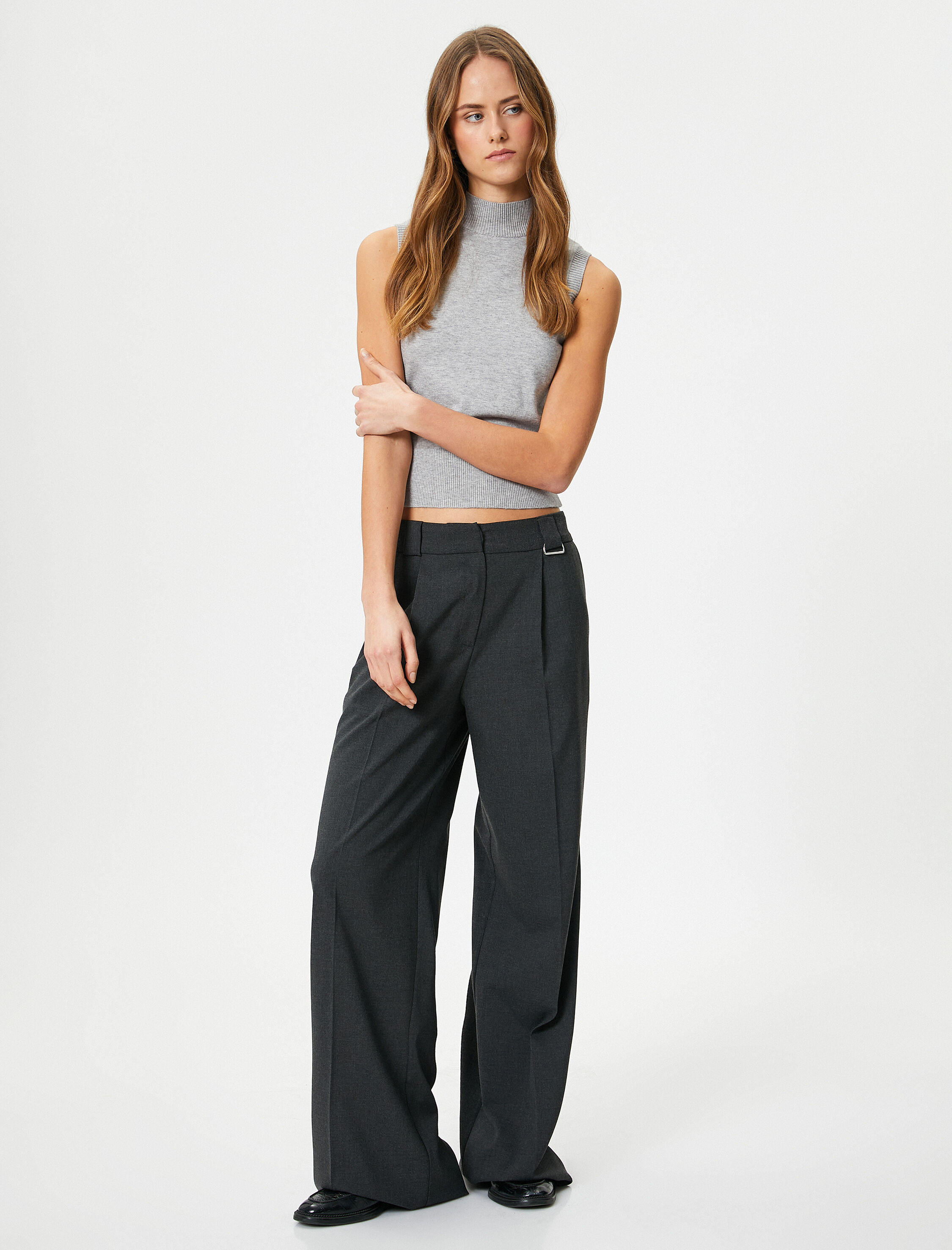 Triko Boğazlı Üst Kolsuz