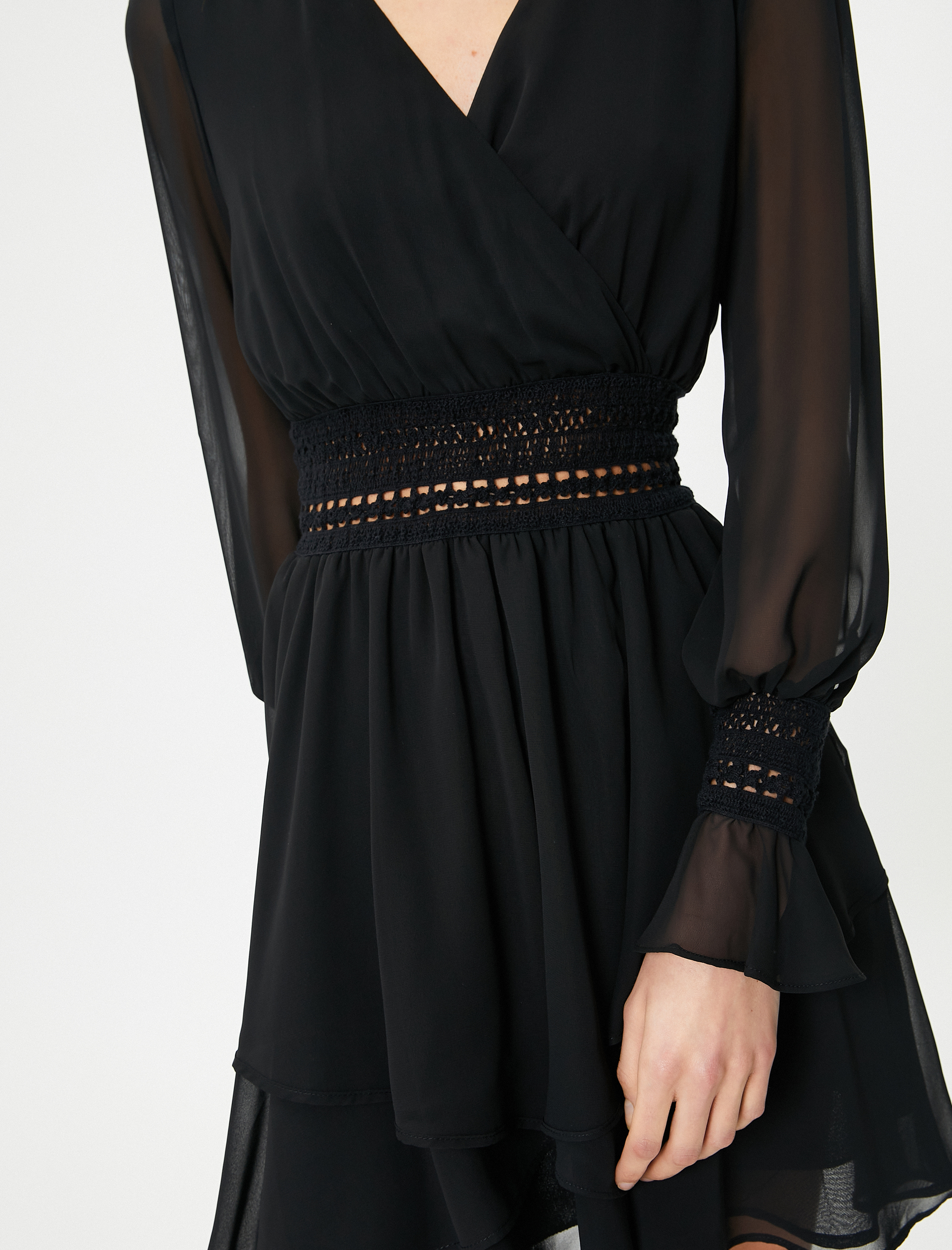   Tül Mini Elbise Kruvaze Yaka Kroşe Detaylı Uzun Kollu Astarlı