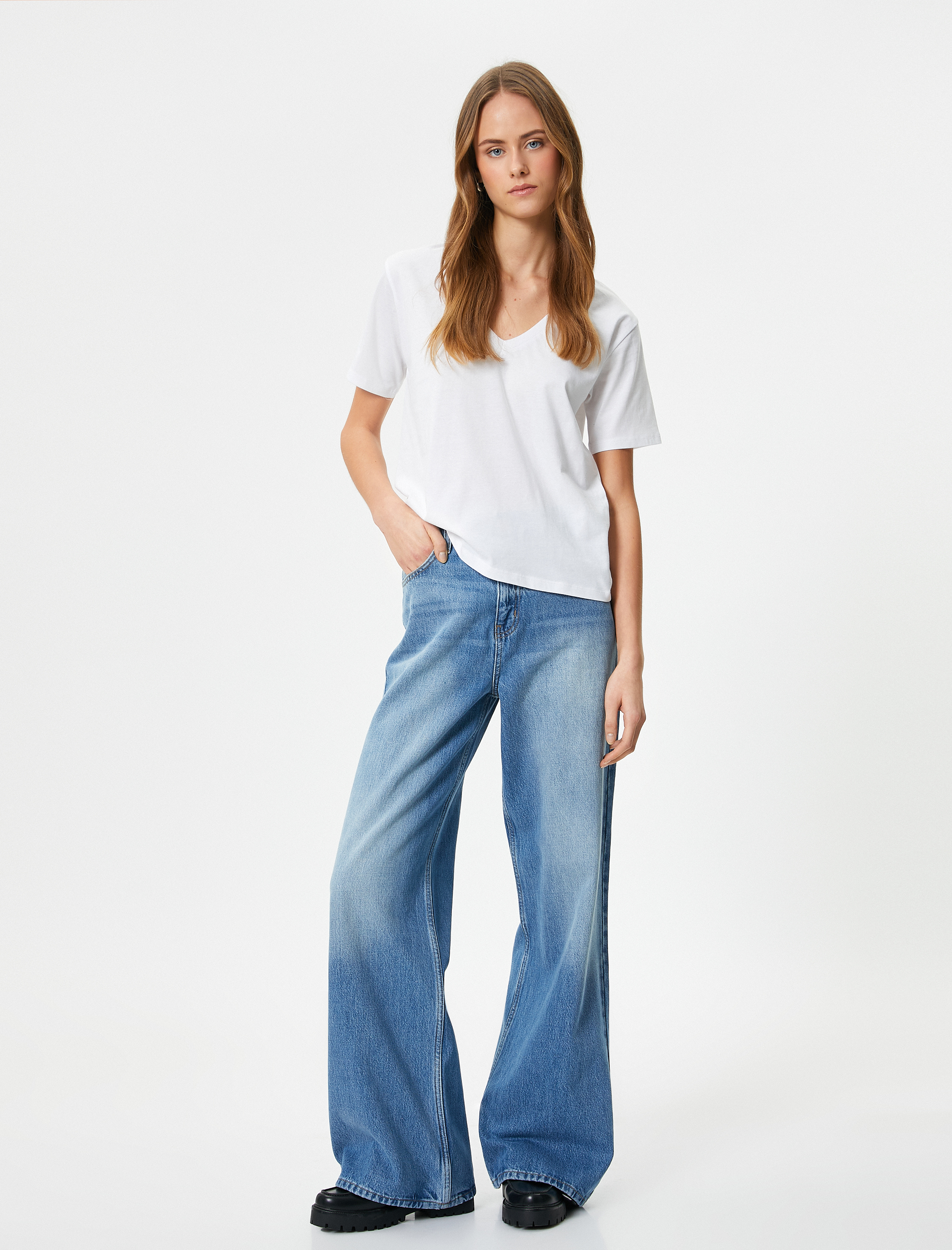   V Yaka Basic Tişört Kısa Kollu Pamuklu