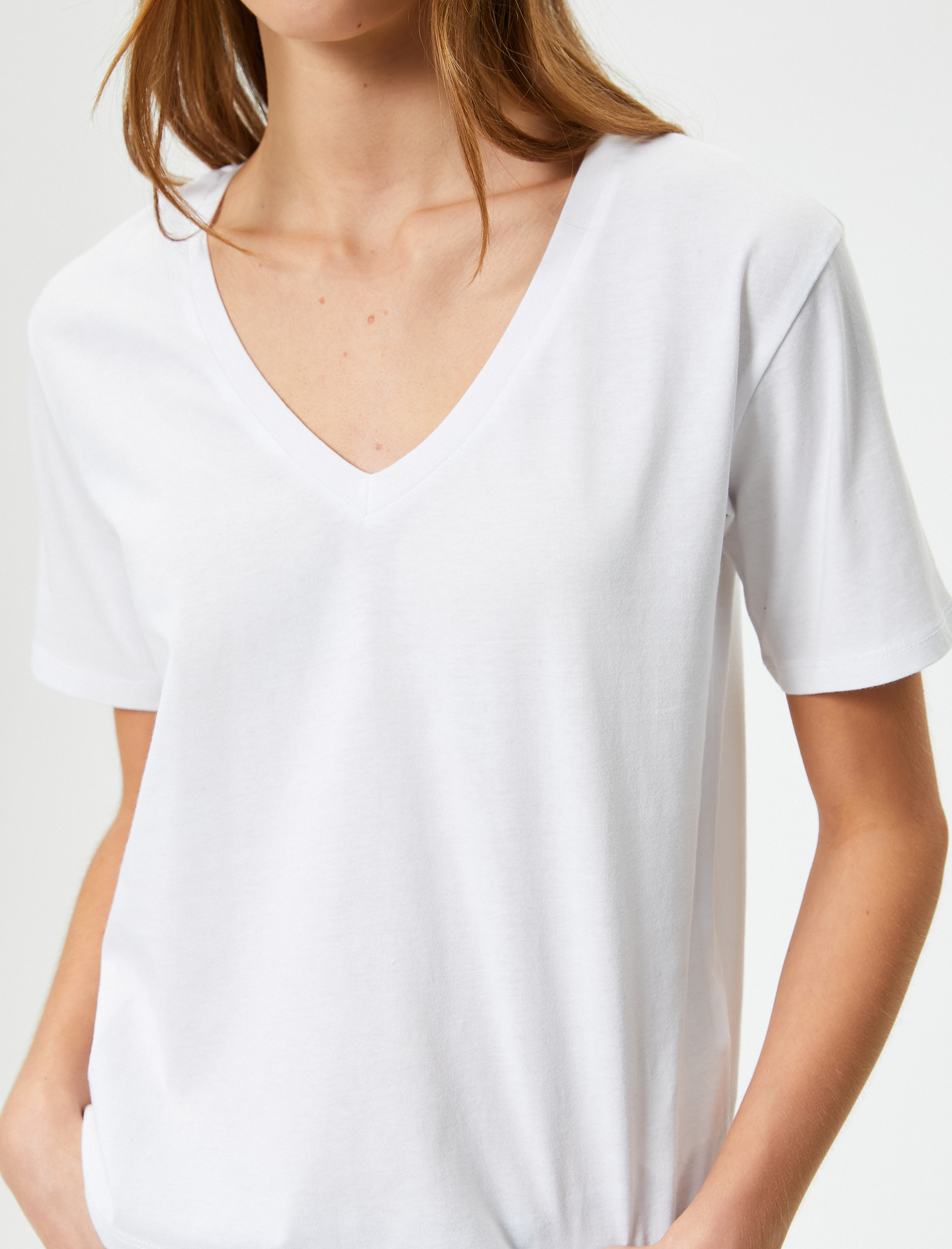   V Yaka Basic Tişört Kısa Kollu Pamuklu