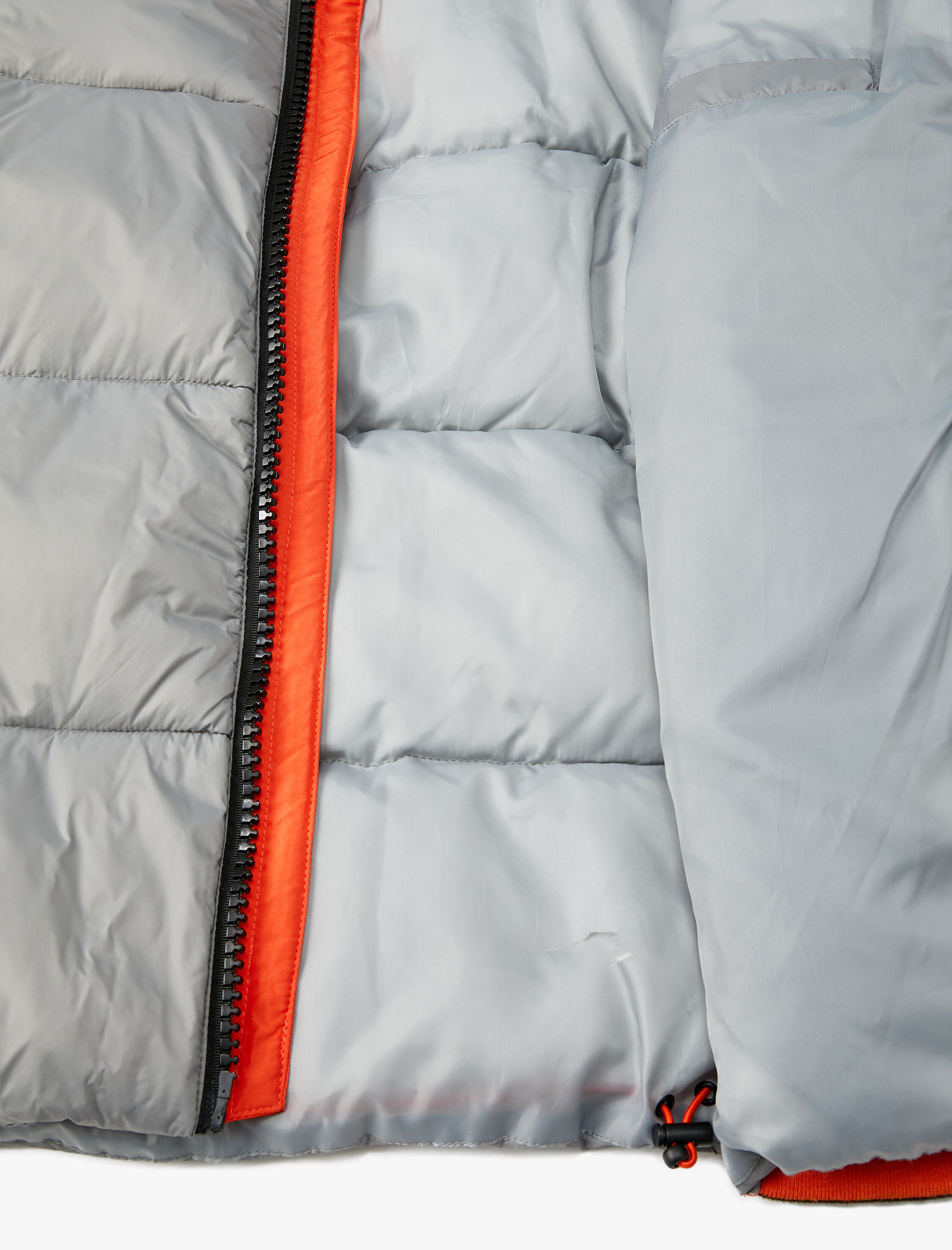   Şişme Mont Kapşonlu Fermuarlı Etiket Detaylı Cepli