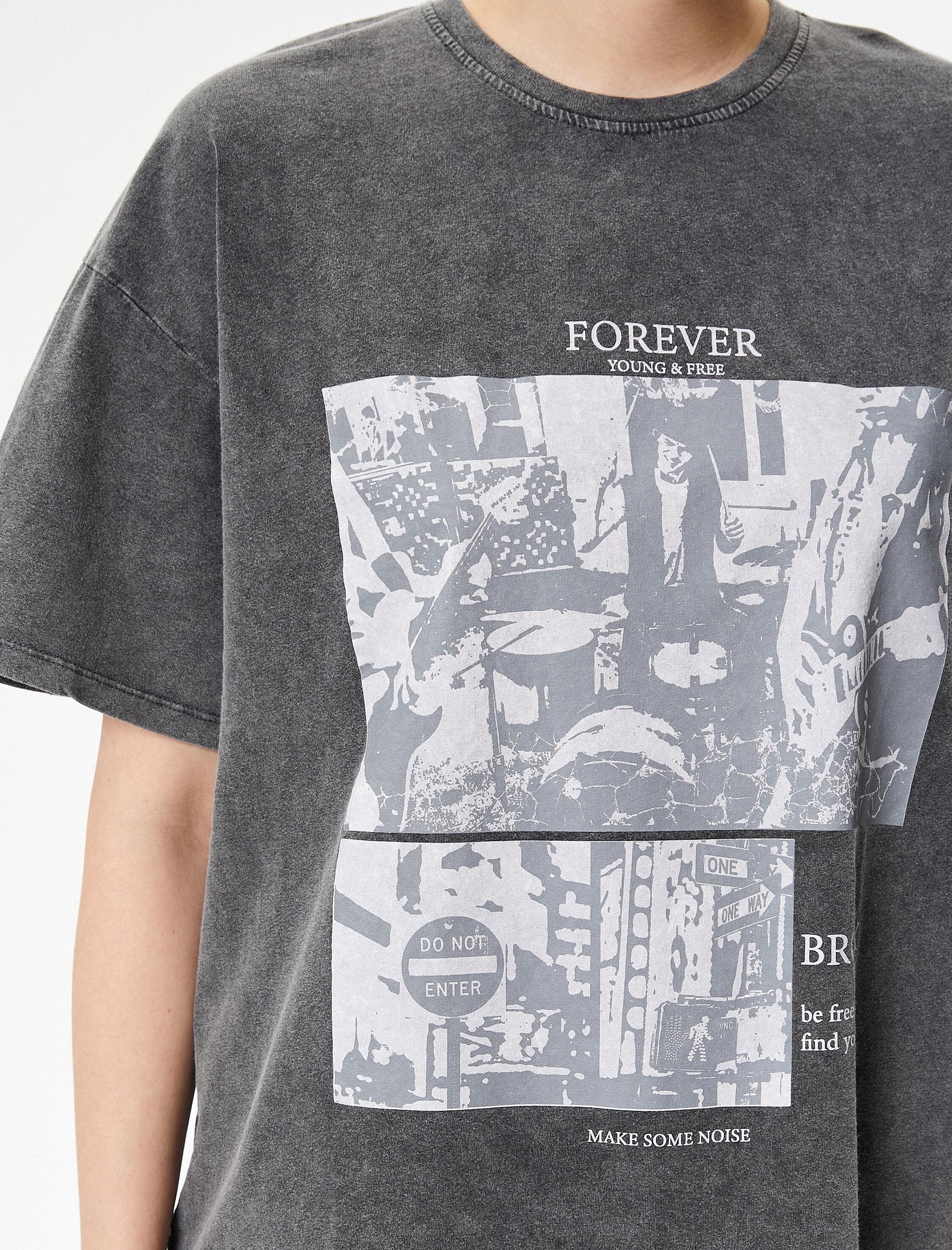   Baskılı Tişört Soluk Efektli Kısa Kollu Bisiklet Yaka Pamuklu