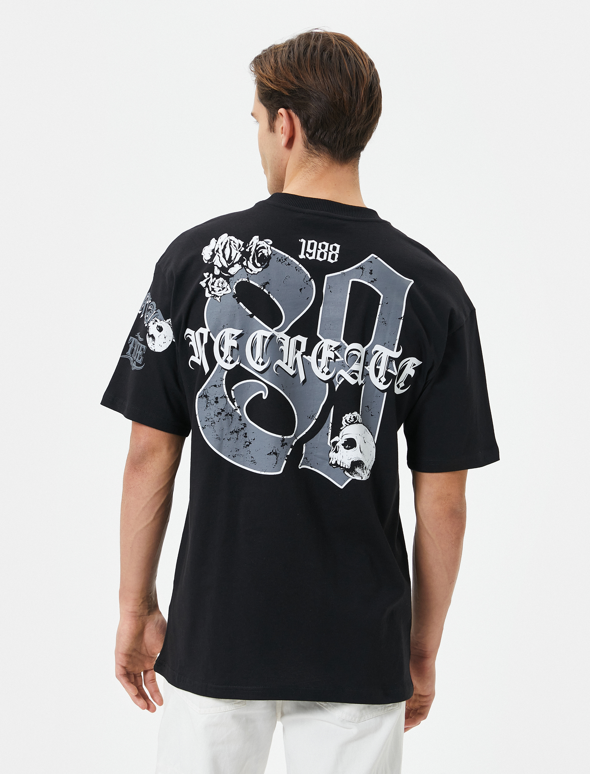   Oversize Tişört Arkası Baskılı Kuru Kafa Temalı Bisiklet Yaka