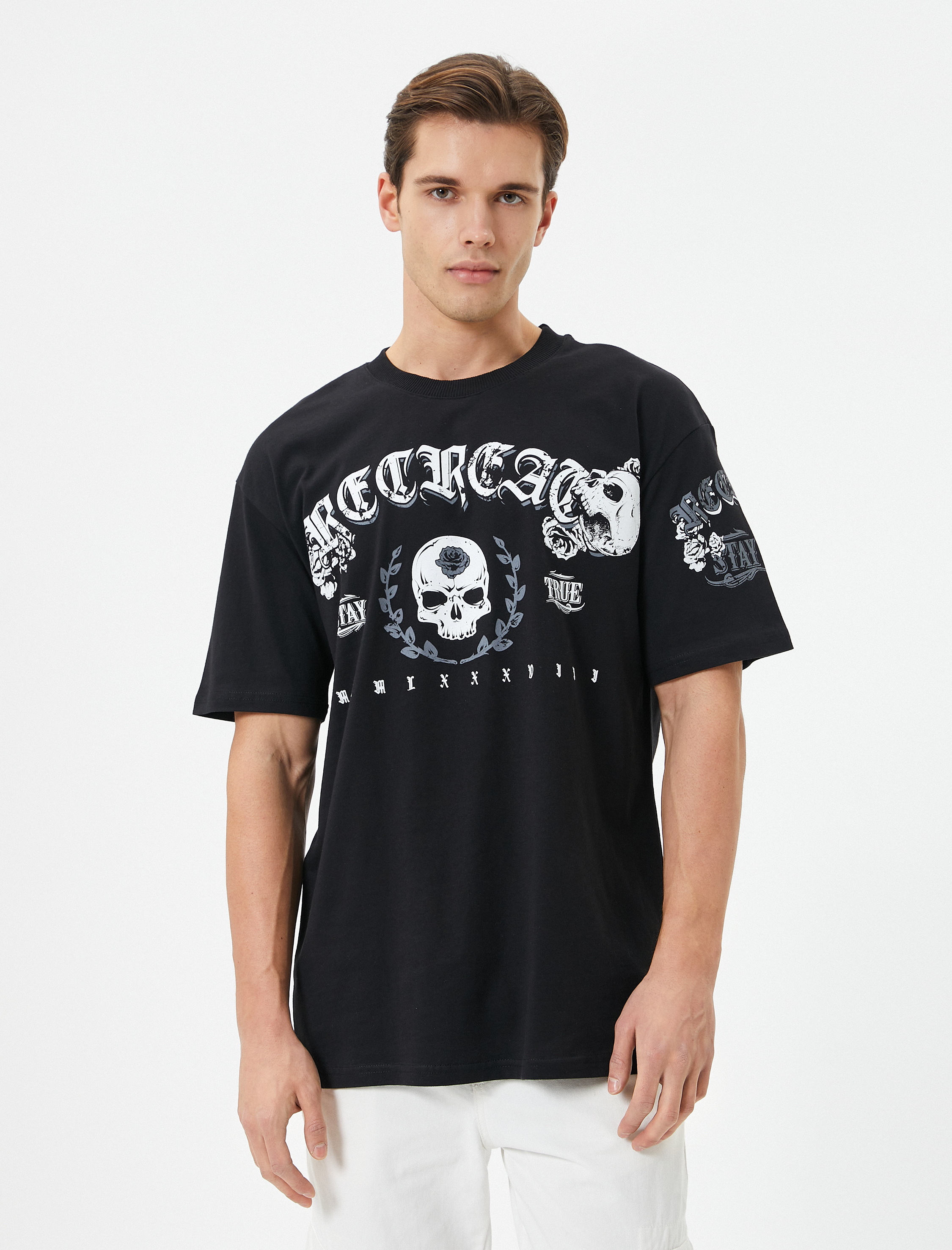   Oversize Tişört Arkası Baskılı Kuru Kafa Temalı Bisiklet Yaka