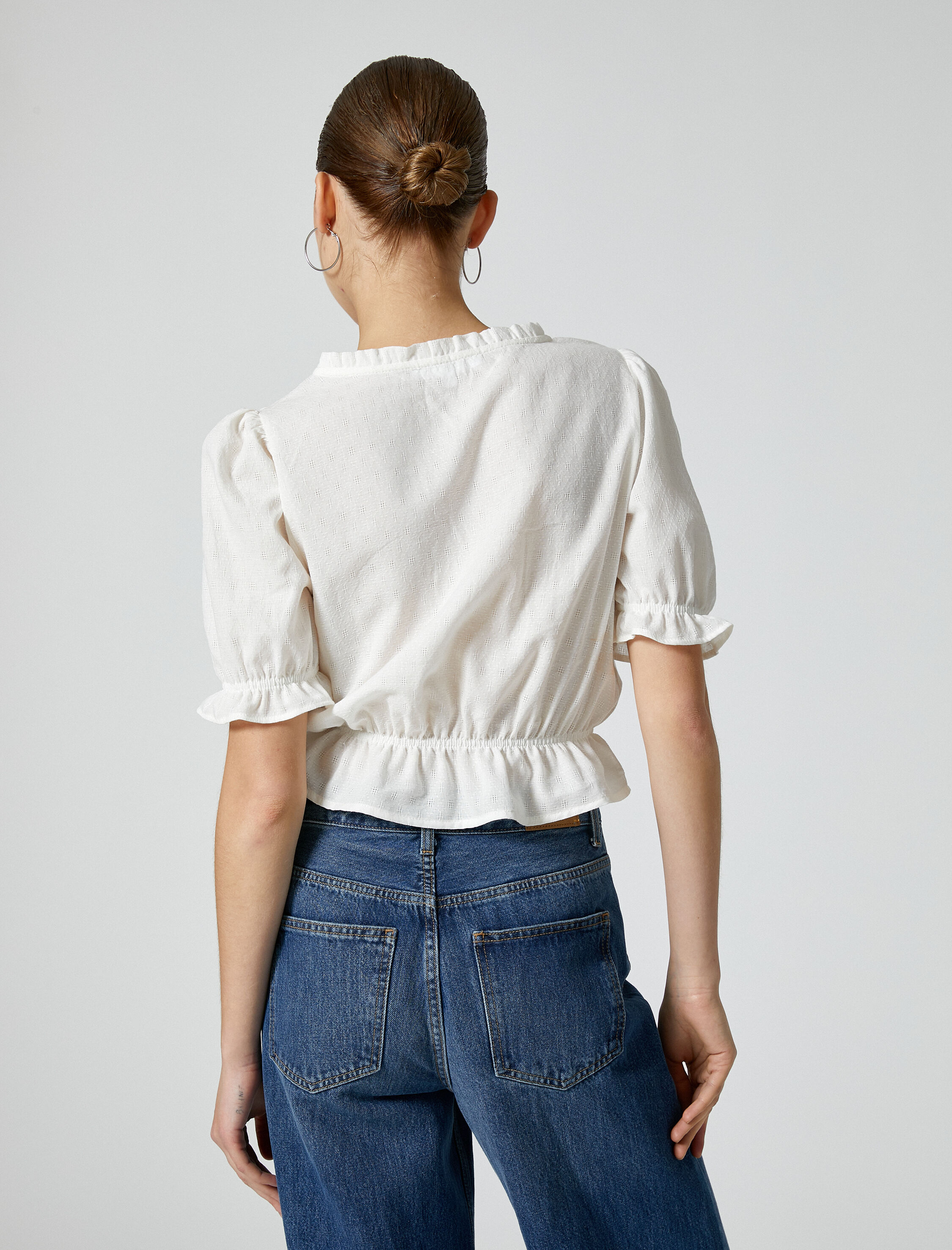   Balon Kol Crop Bluz Düğmeli Fırfırlı Pamuklu