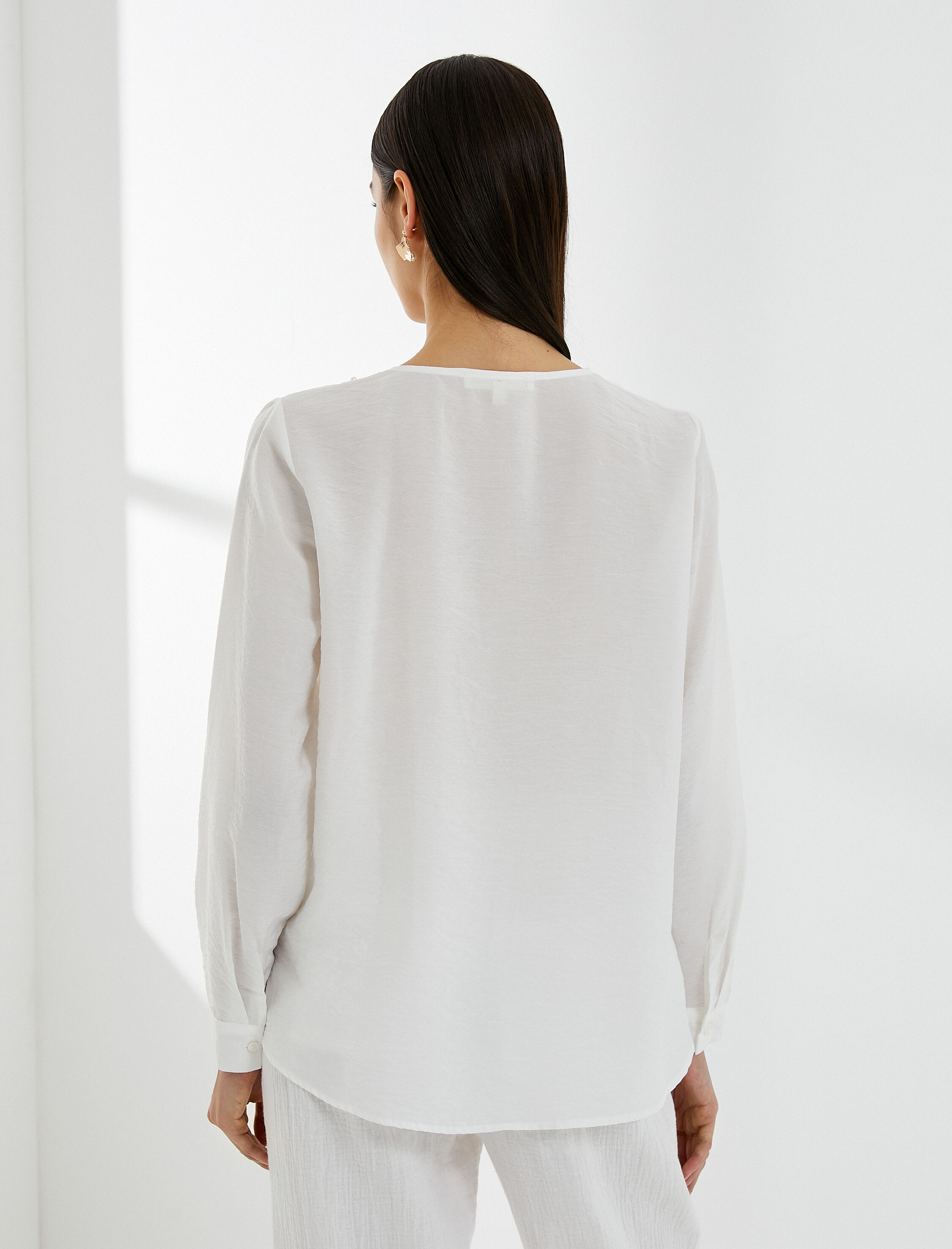   İncili Bluz V Yaka Uzun Kollu Viskon Dokulu