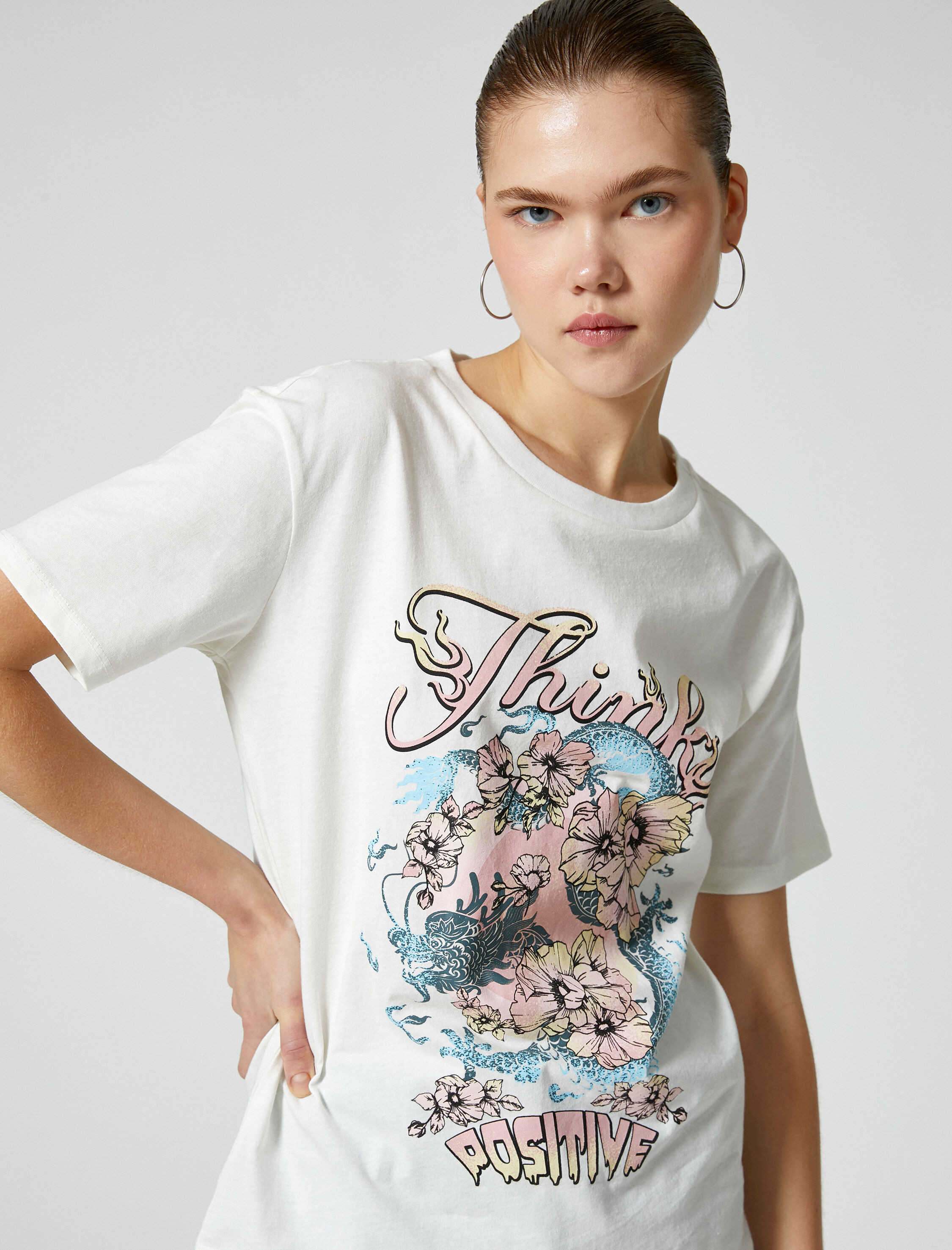   Çiçek Baskılı Tişört Pamuklu Kısa Kollu Bisiklet Yaka