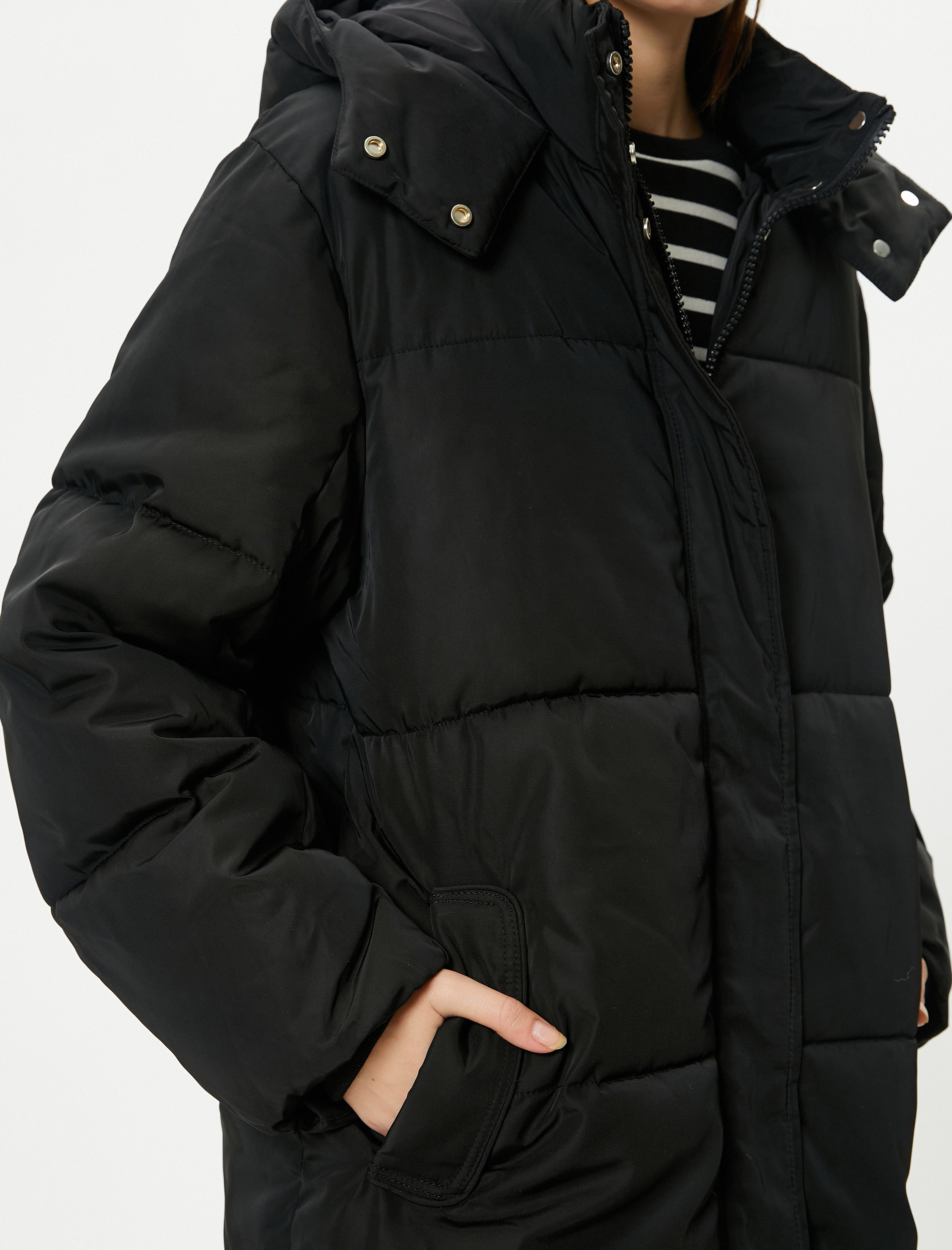   Şişme Uzun Mont Kapüşonlu Fermuarlı Çıtçıt Kapamalı Rüzgar Kapaklı Cepli