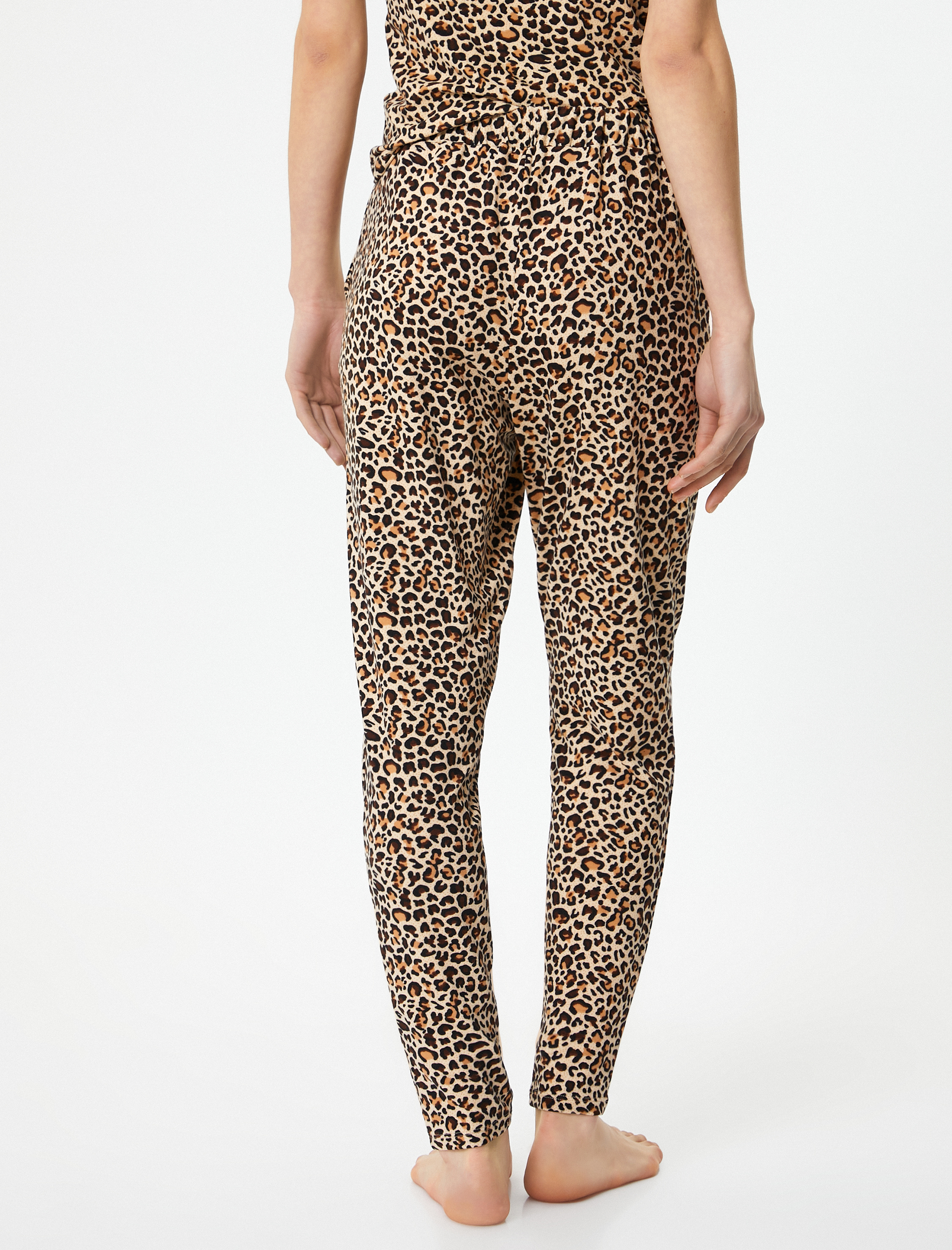   Leopar Desenli Pijama Altı Havuç Fit Beli Bağcıklı Cepli Hafif Dar Paça