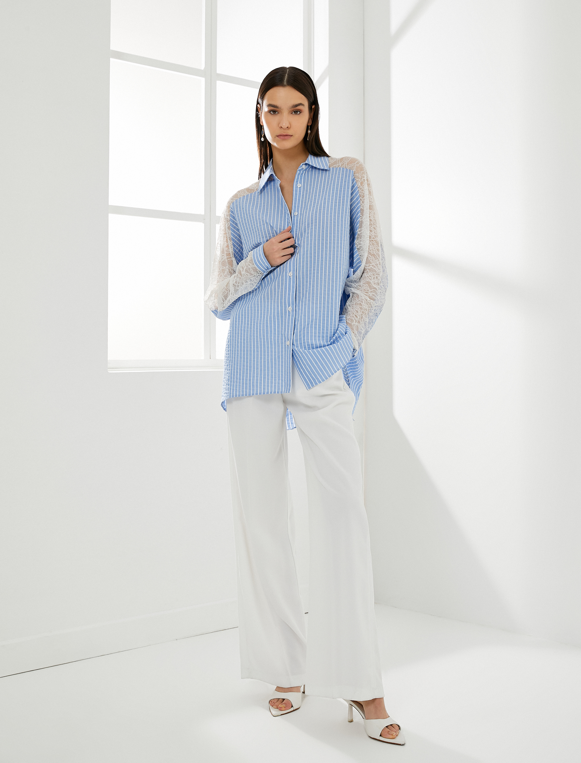   Dantel Detaylı Gömlek Uzun Kollu Düğmeli Manşet Yaka