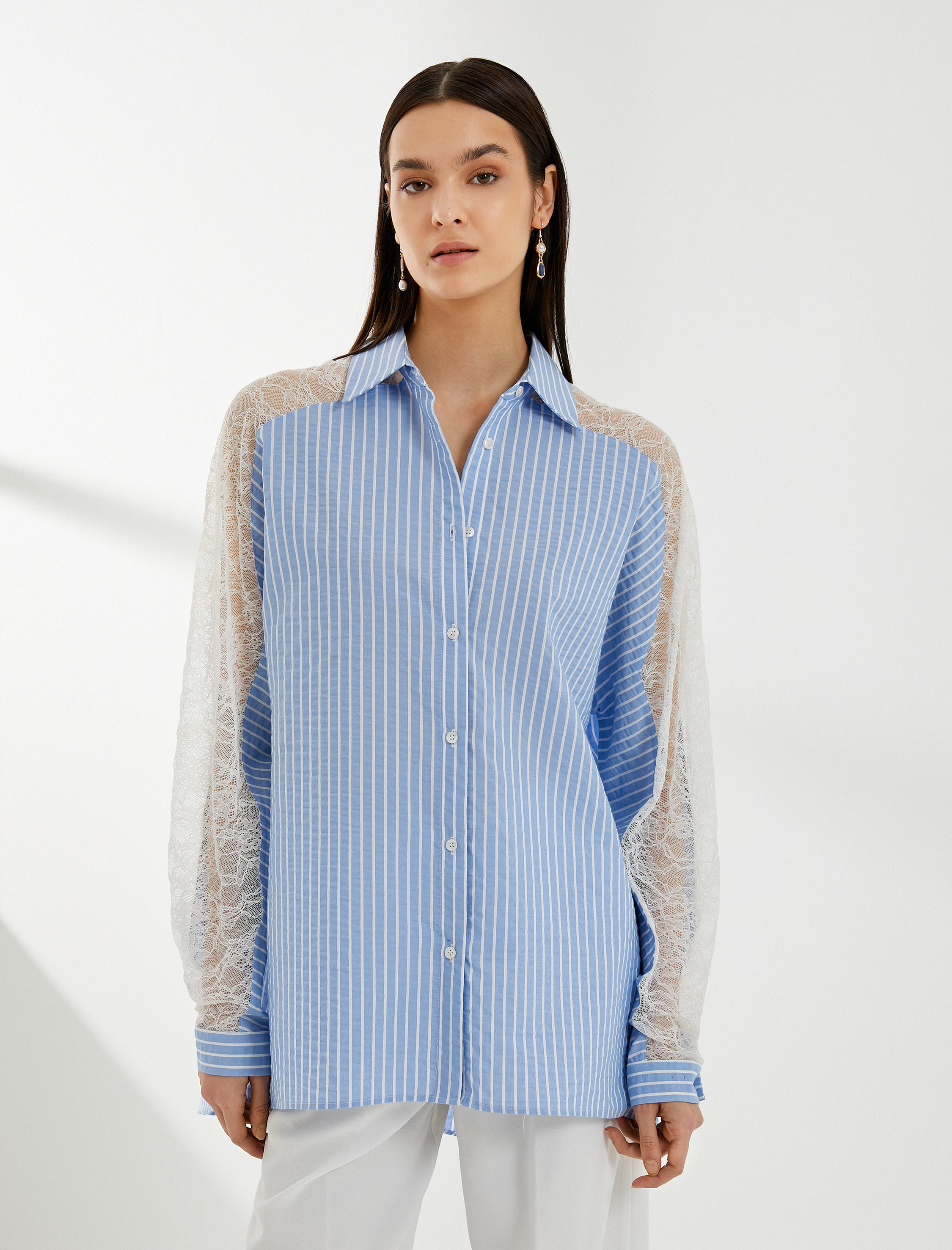   Dantel Detaylı Gömlek Uzun Kollu Düğmeli Manşet Yaka