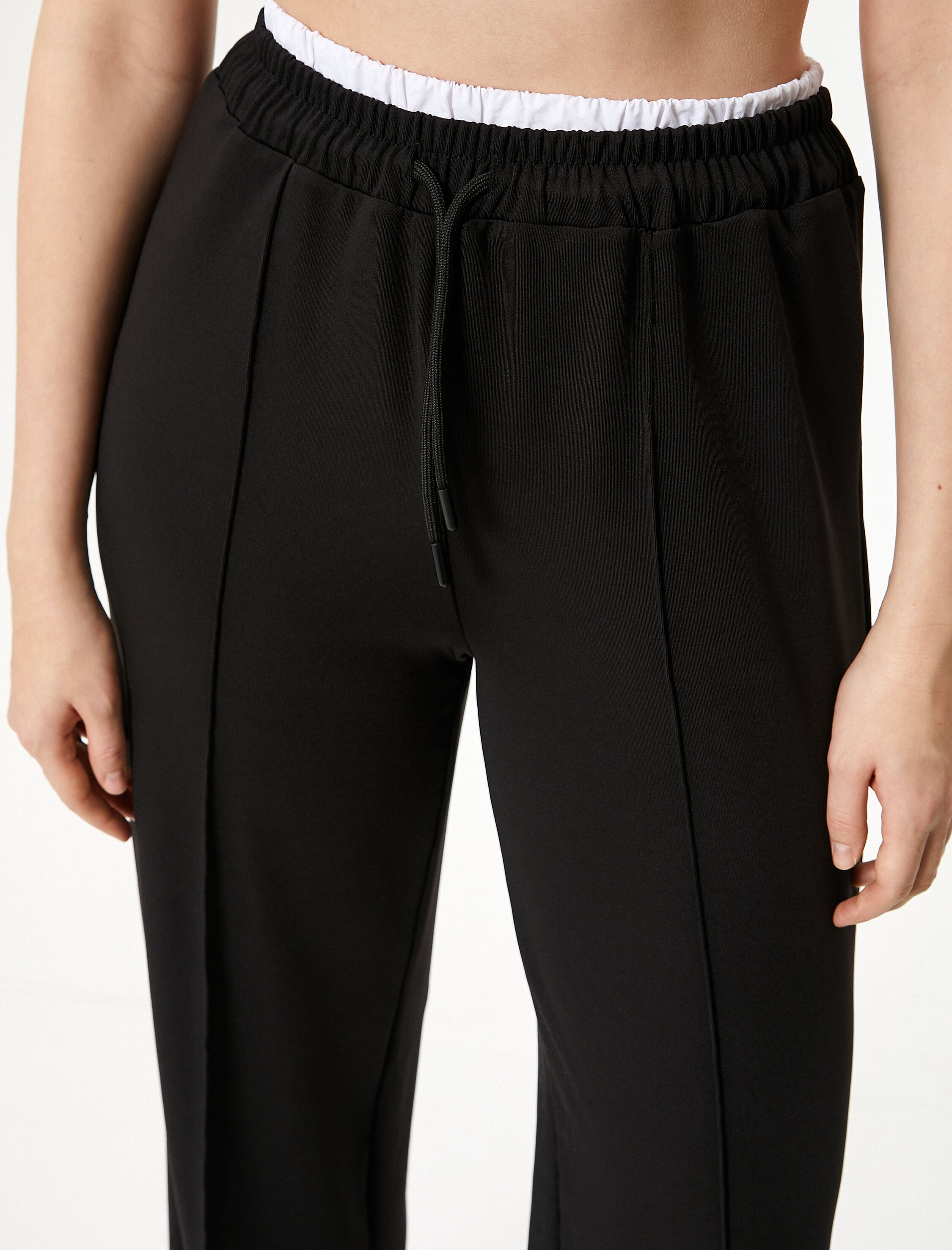   Geniş Paça Spor Eşofman Altı Nervürlü Yüksek Bel Renk Kontrastlı Beli Bağlamalı