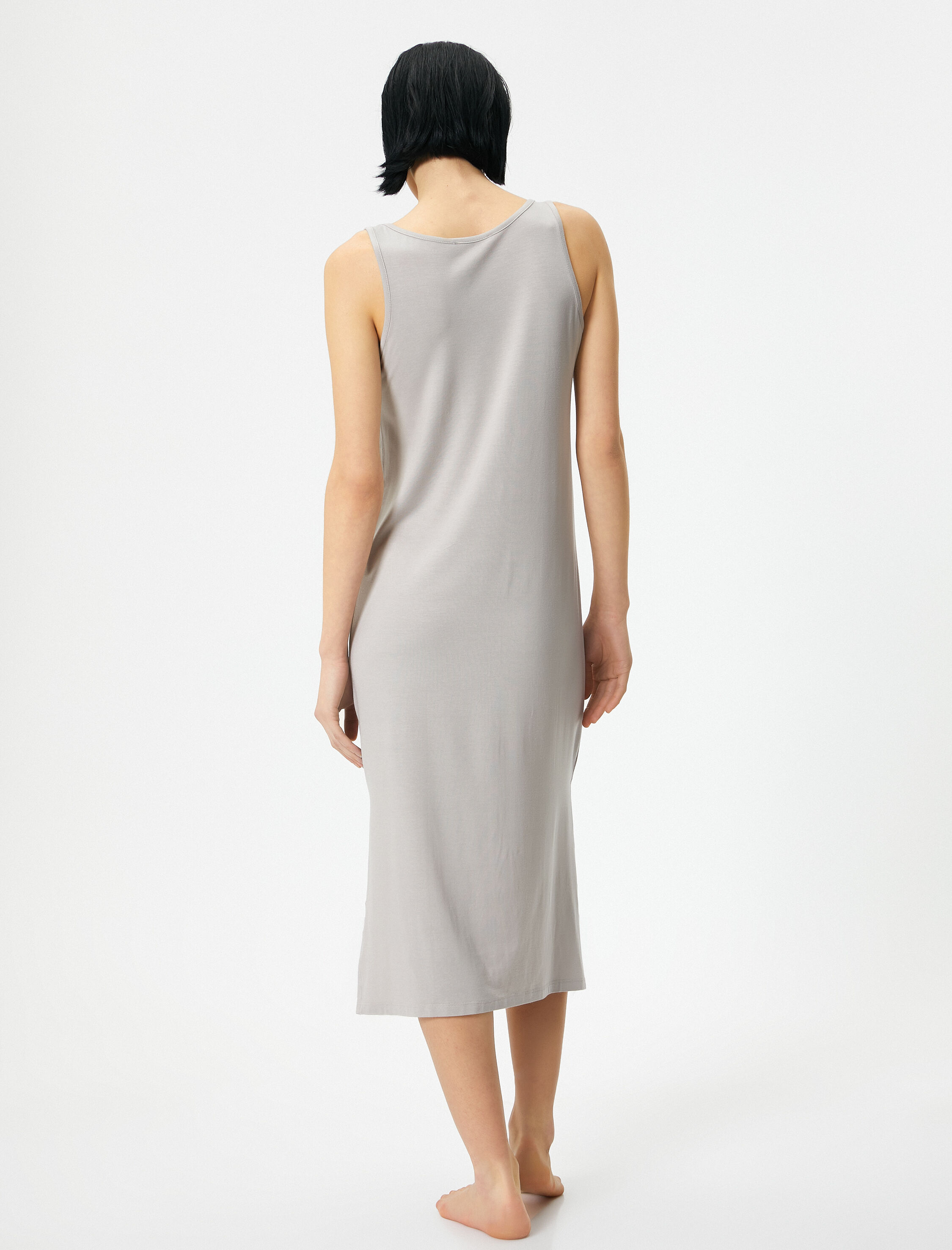   Gecelik Askılı U Yaka Yırtmaçlı Modal