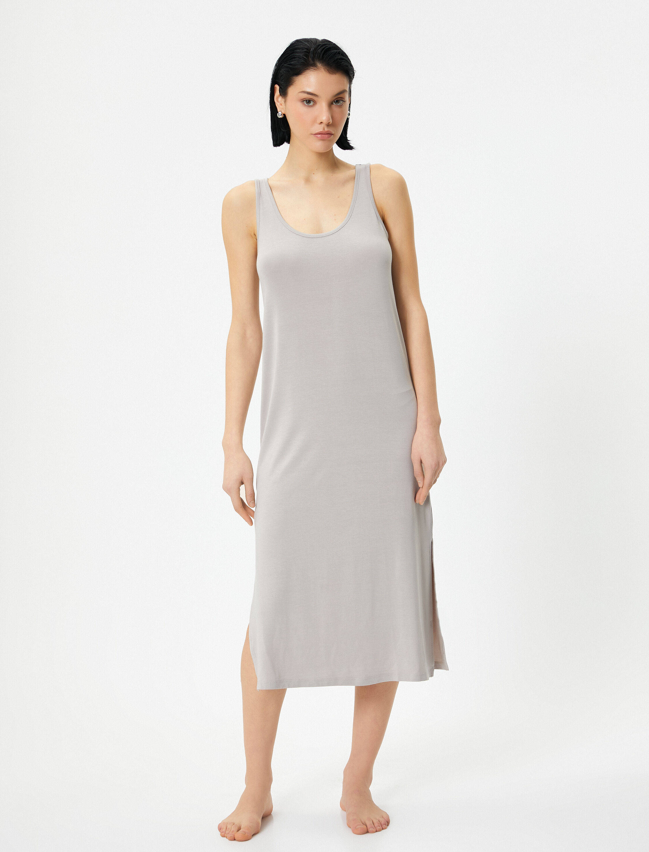   Gecelik Askılı U Yaka Yırtmaçlı Modal