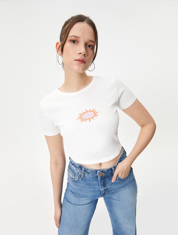  Crop Tişört Baskı Detaylı Dar Kalıp Kısa Kollu Bisiklet Yaka Pamuklu