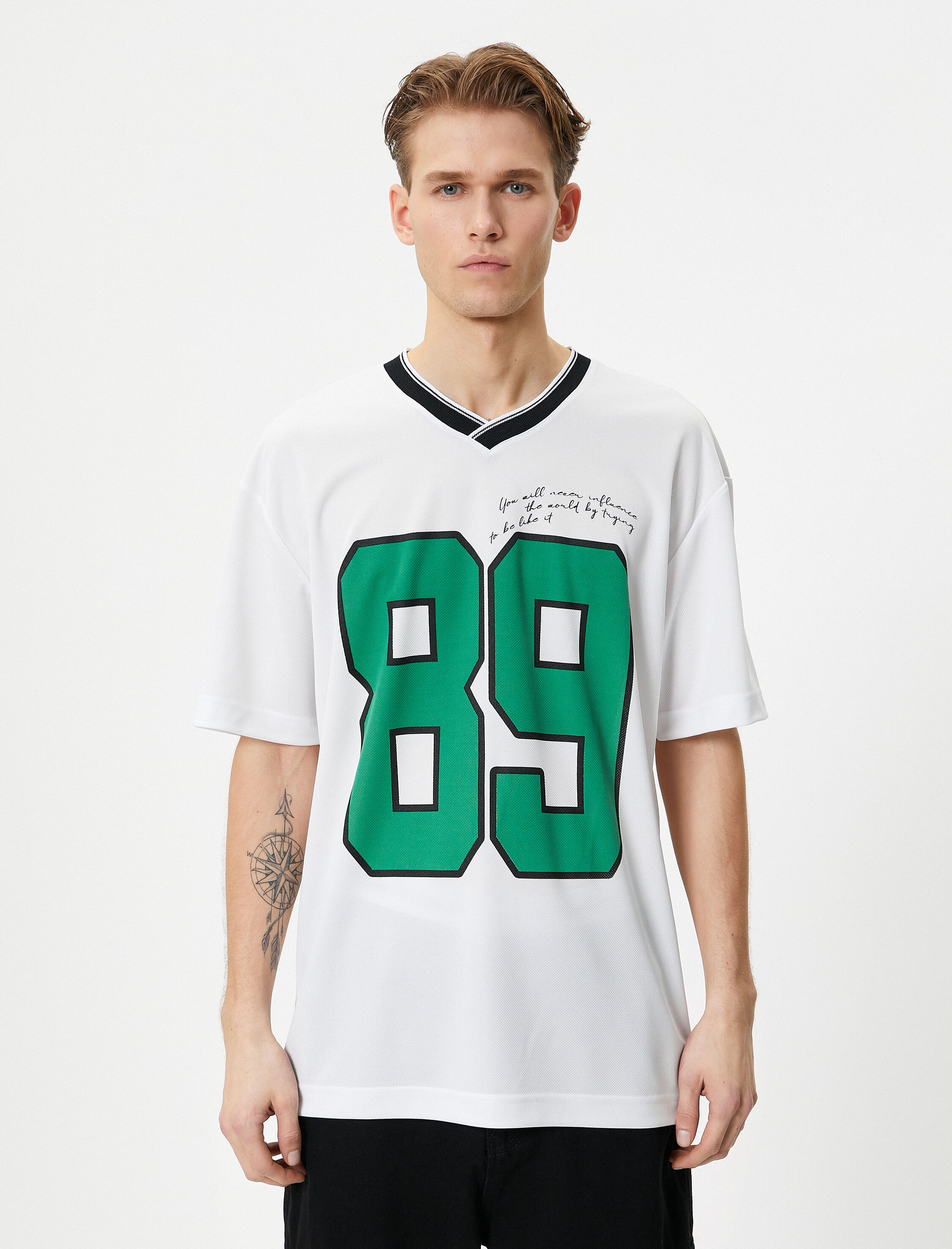   Oversize Tişört Kolej Baskılı V Yaka Sloganlı Kısa Kollu