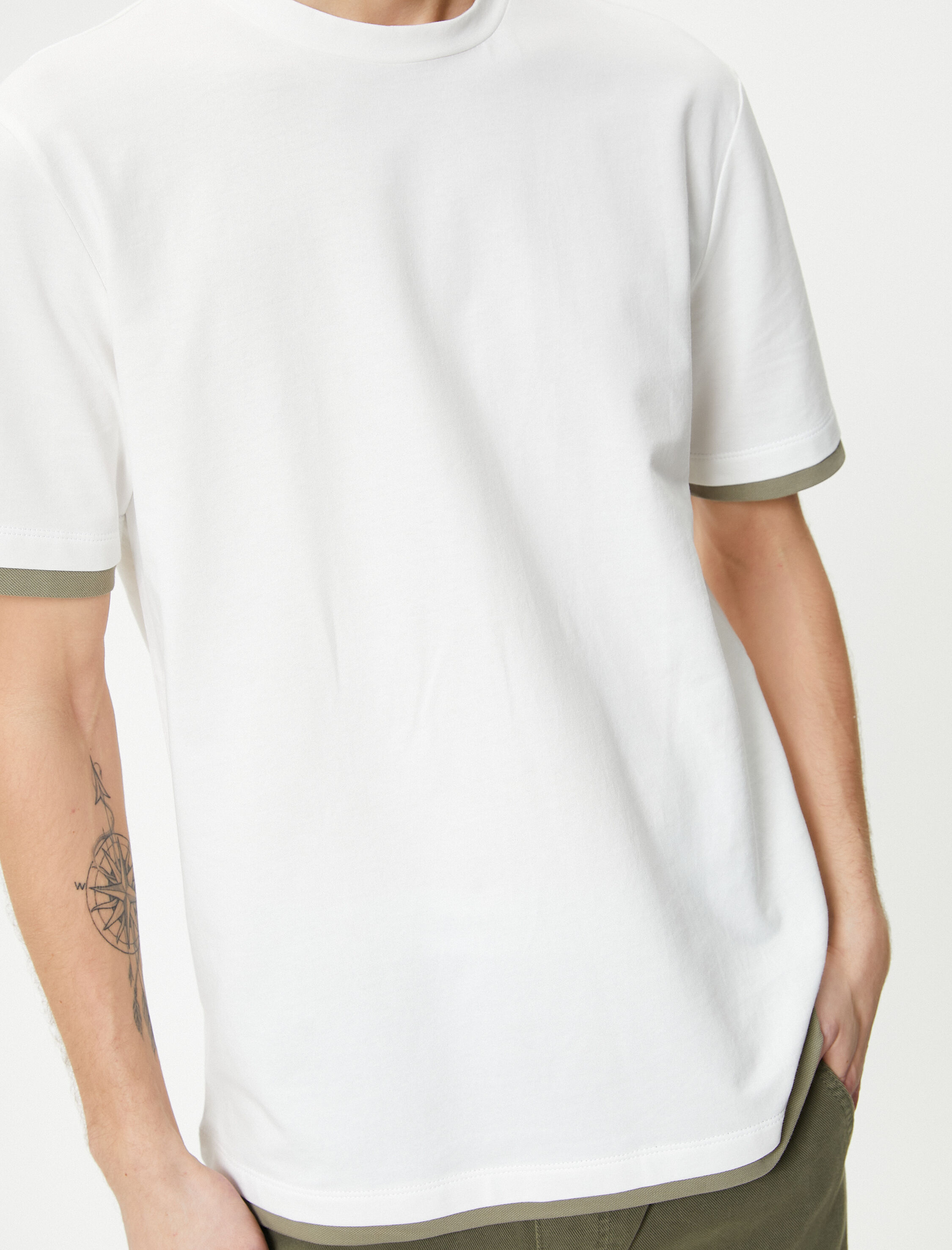   Bisiklet Yaka Tişört Kumaş Detaylı Kısa Kollu Pamuklu