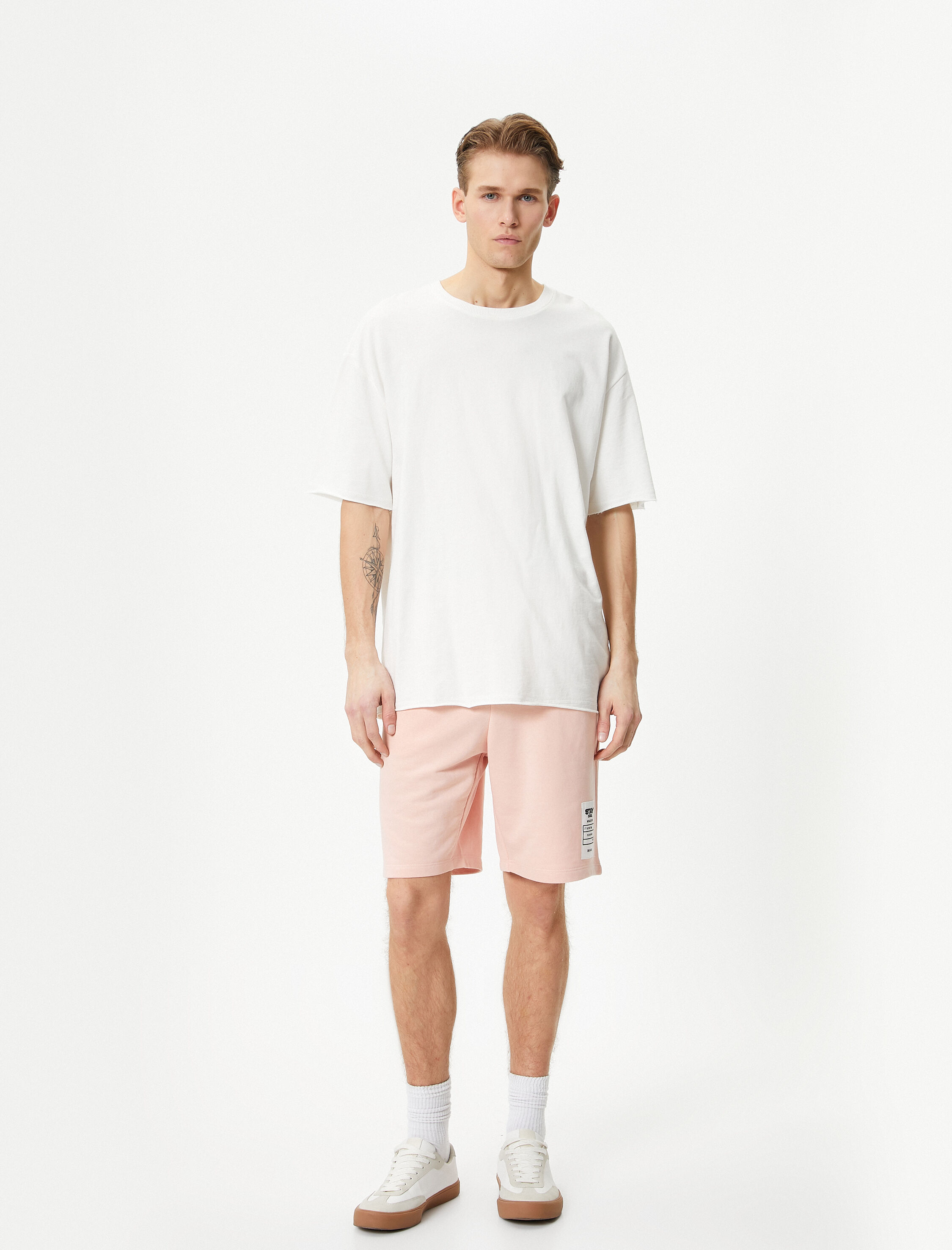   Bermuda Şort Etiket Baskılı Beli Bağcıklı Cep Detaylı