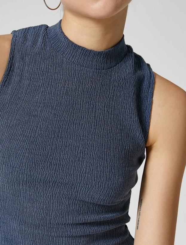 Crop Dik Yaka Atlet Slim Fit Viskoz Kumaş Karışımlı_4