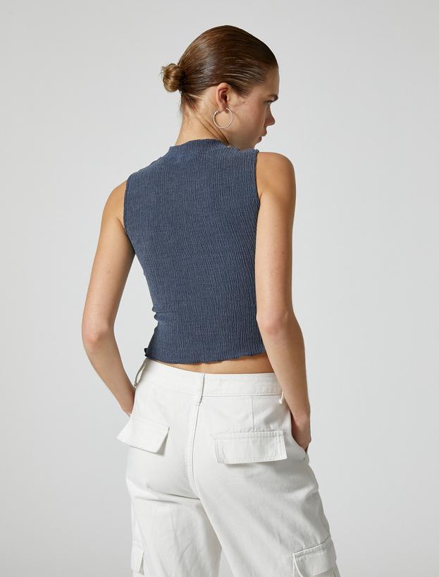 Crop Dik Yaka Atlet Slim Fit Viskoz Kumaş Karışımlı_3