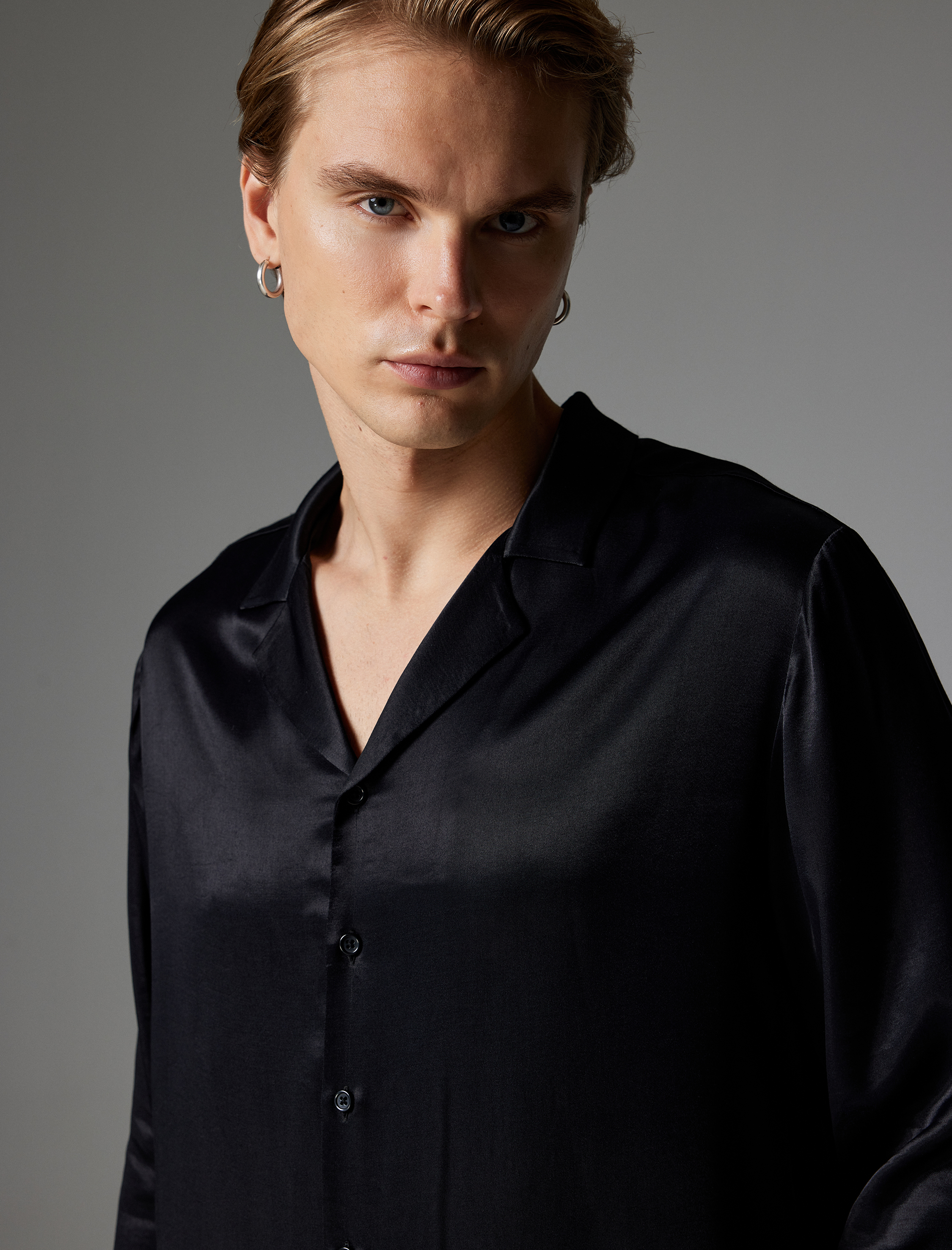 Saten Gömlek Devrik Yaka Düğmeli Uzun Kollu