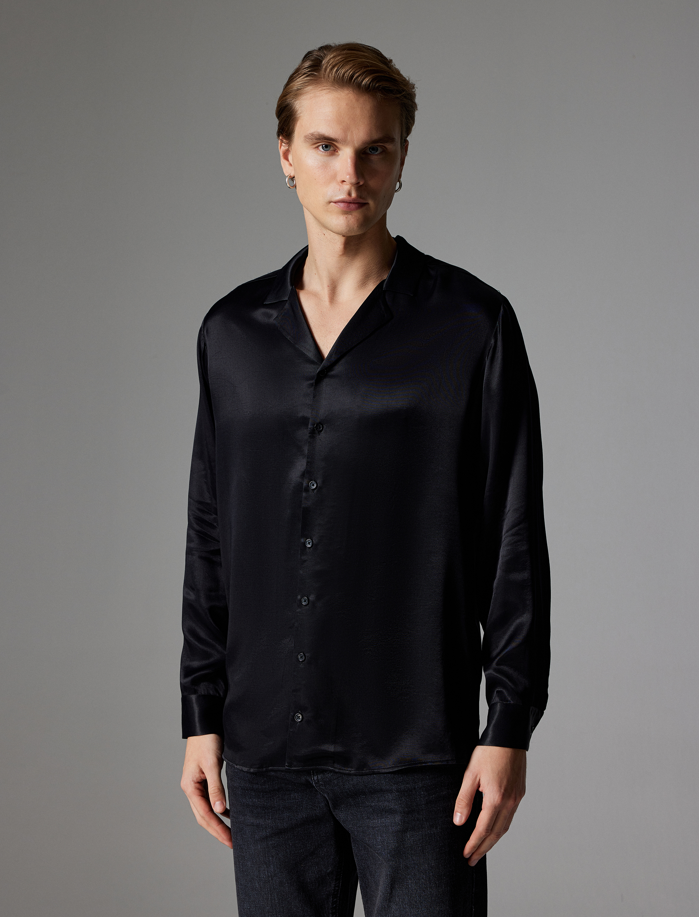 Saten Gömlek Devrik Yaka Düğmeli Uzun Kollu