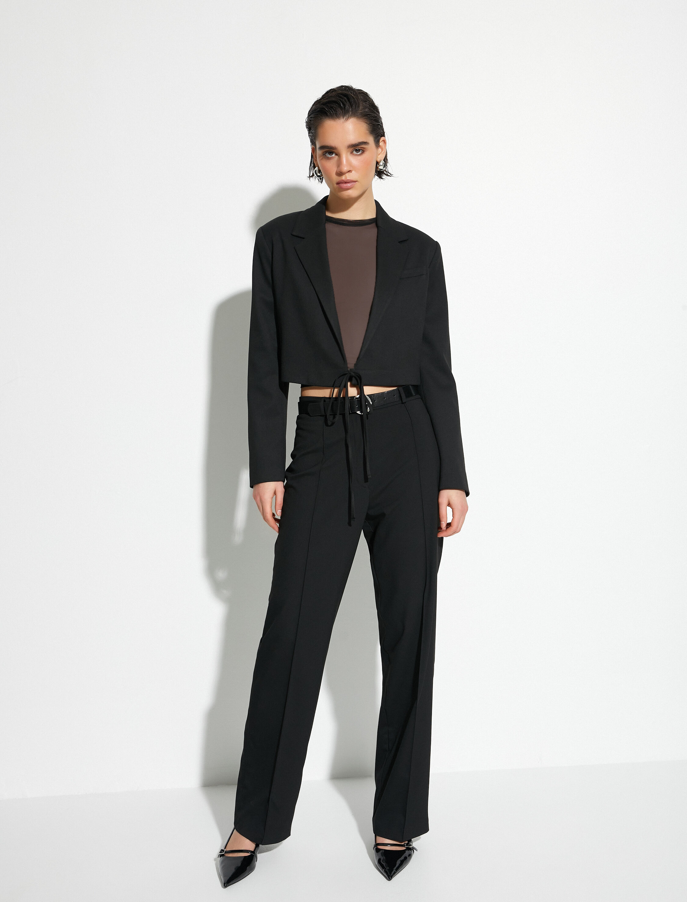   Kısa Ceket Önden Fiyonk Bağlamalı Cep Detaylı