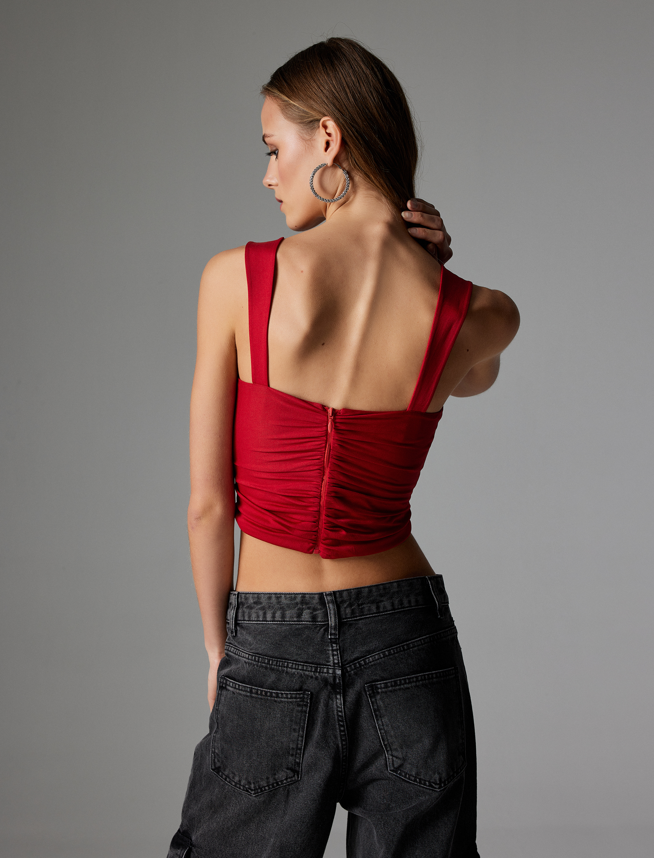   Gül Aplikeli Crop Üst Drapeli Kalın Askılı