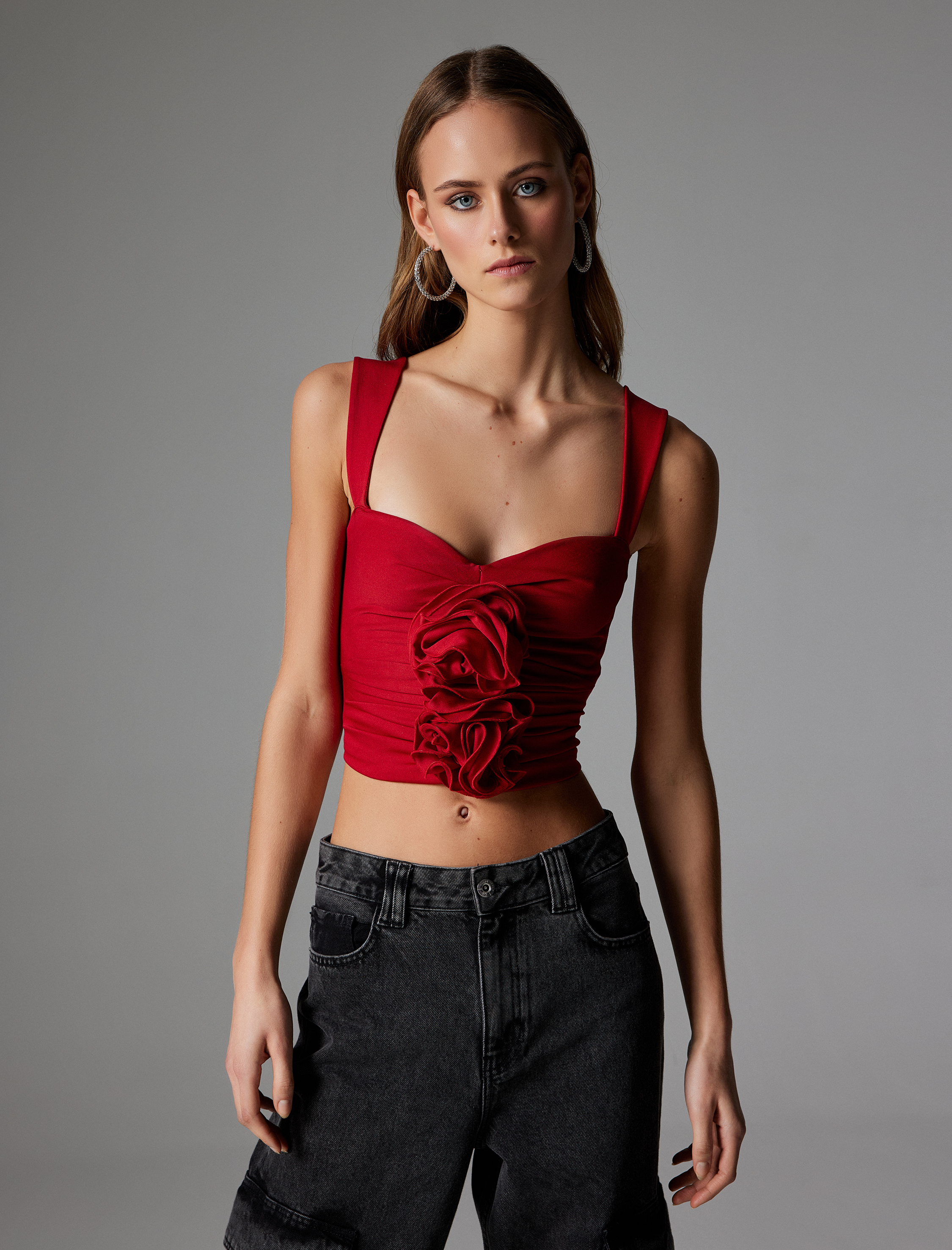   Gül Aplikeli Crop Üst Drapeli Kalın Askılı